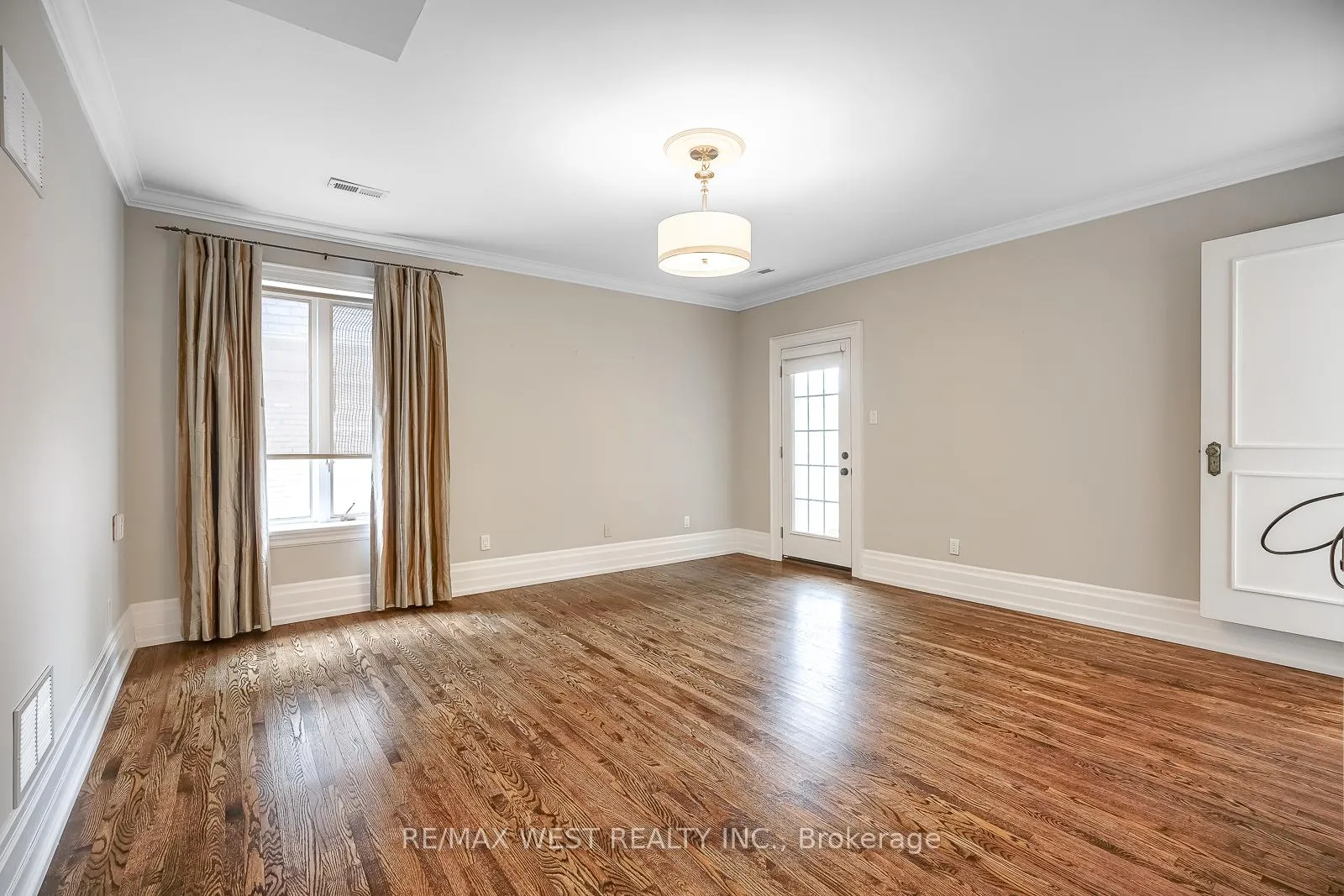 Photo 25 of 70 Forest Hill Road, Toronto, Casa Loma — HOMEH