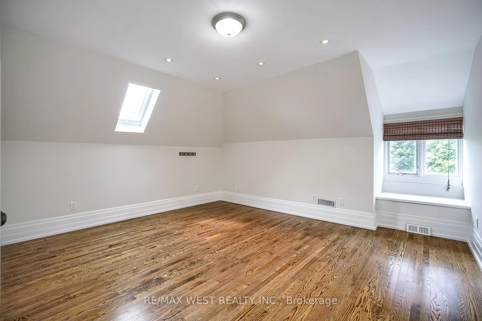 Photo 31 of 70 Forest Hill Road, Toronto, Casa Loma — HOMEH