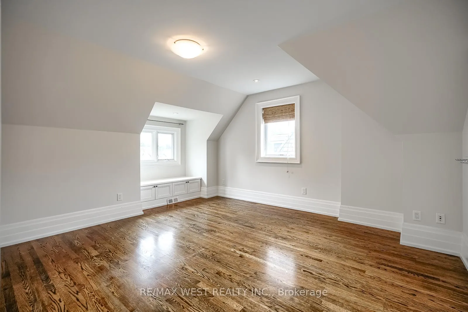 Photo 32 of 70 Forest Hill Road, Toronto, Casa Loma — HOMEH