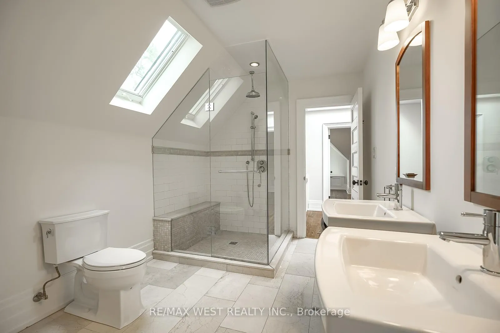 Photo 33 of 70 Forest Hill Road, Toronto, Casa Loma — HOMEH