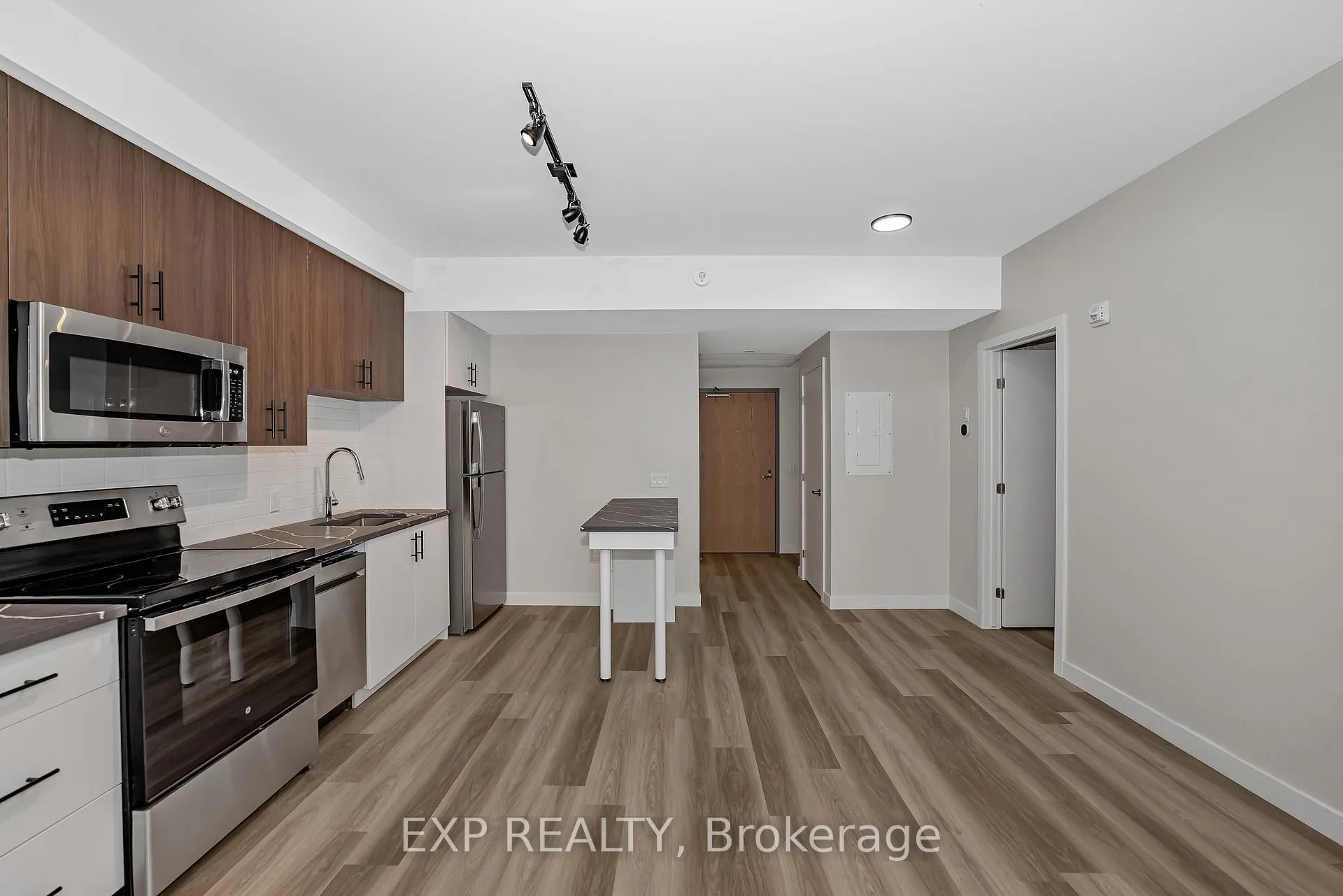 Photo 7 of Unit 301, 211 Armstrong Street, Ottawa, Hintonburg — HOMEH