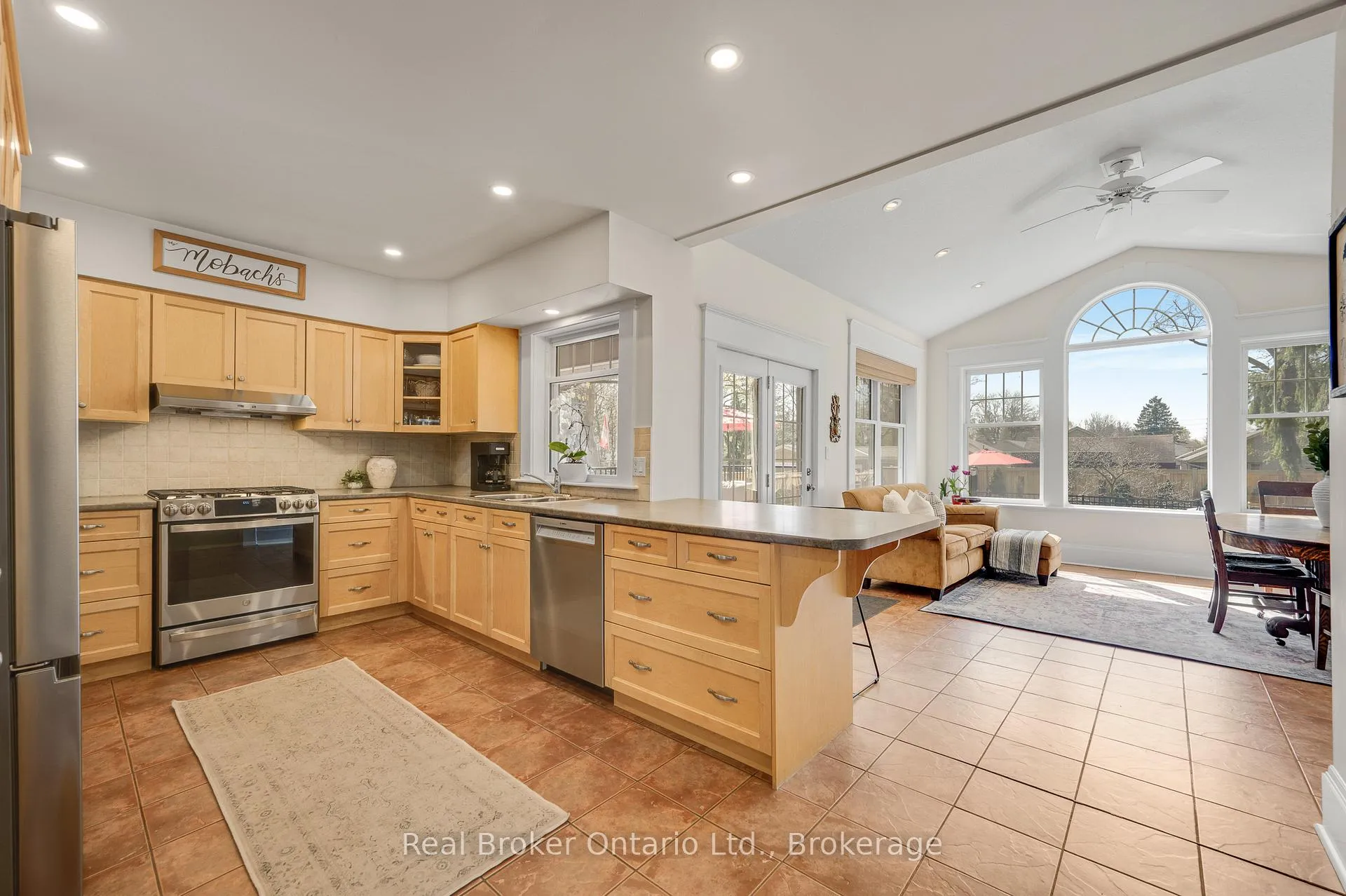 Photo 14 of 739 Colborne Street, Brantford, Echo Place — HOMEH