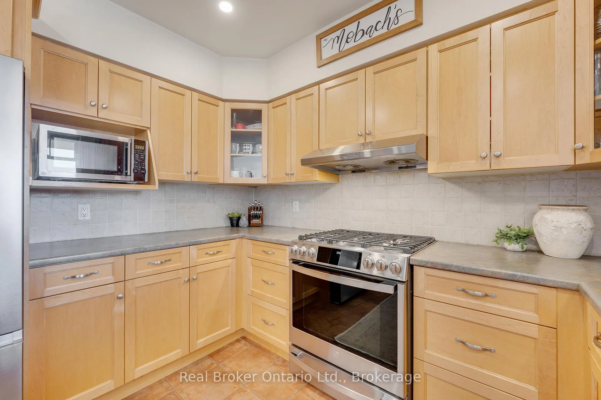 Photo 15 of 739 Colborne Street, Brantford, Echo Place — HOMEH