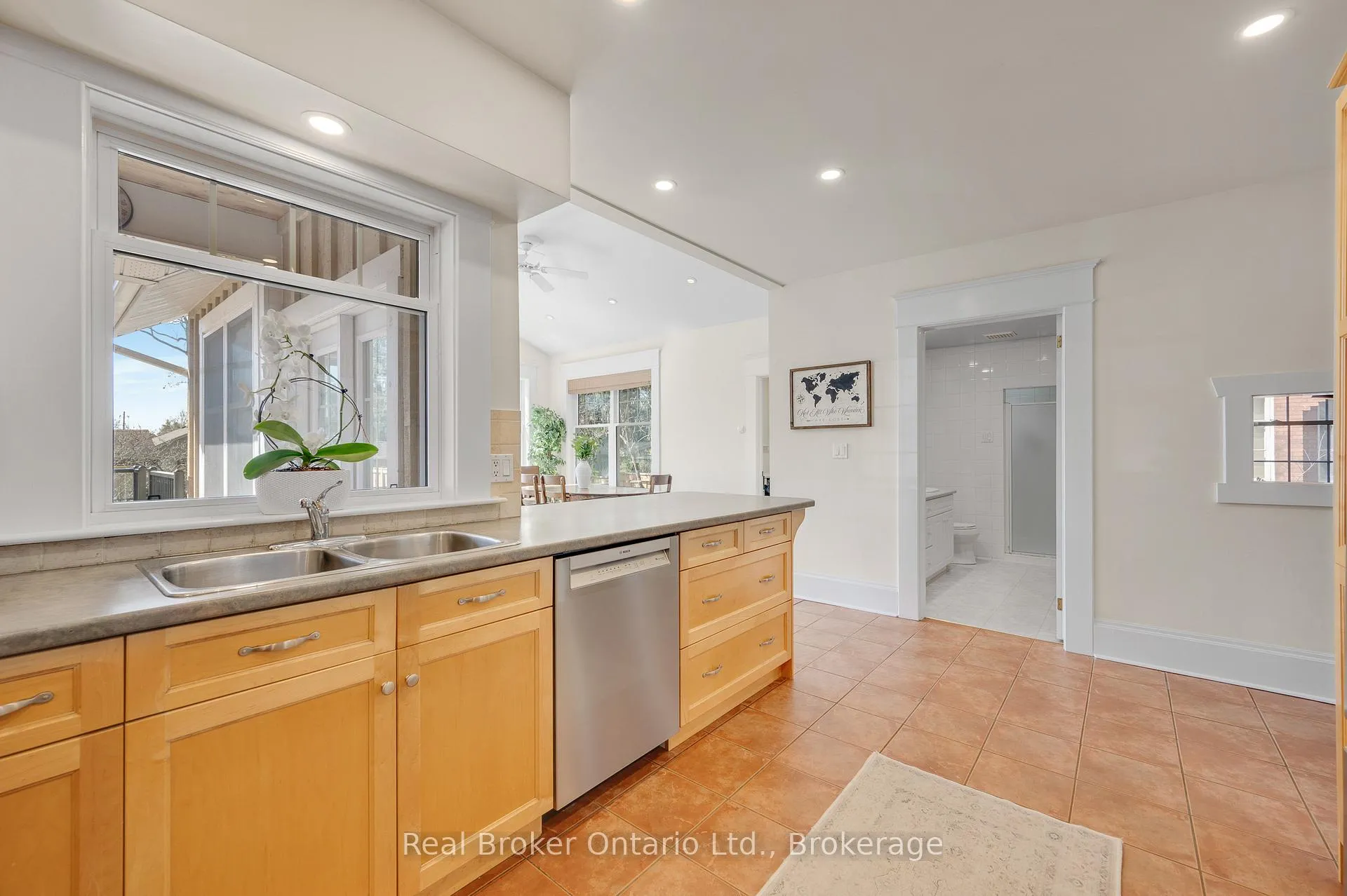 Photo 16 of 739 Colborne Street, Brantford, Echo Place — HOMEH