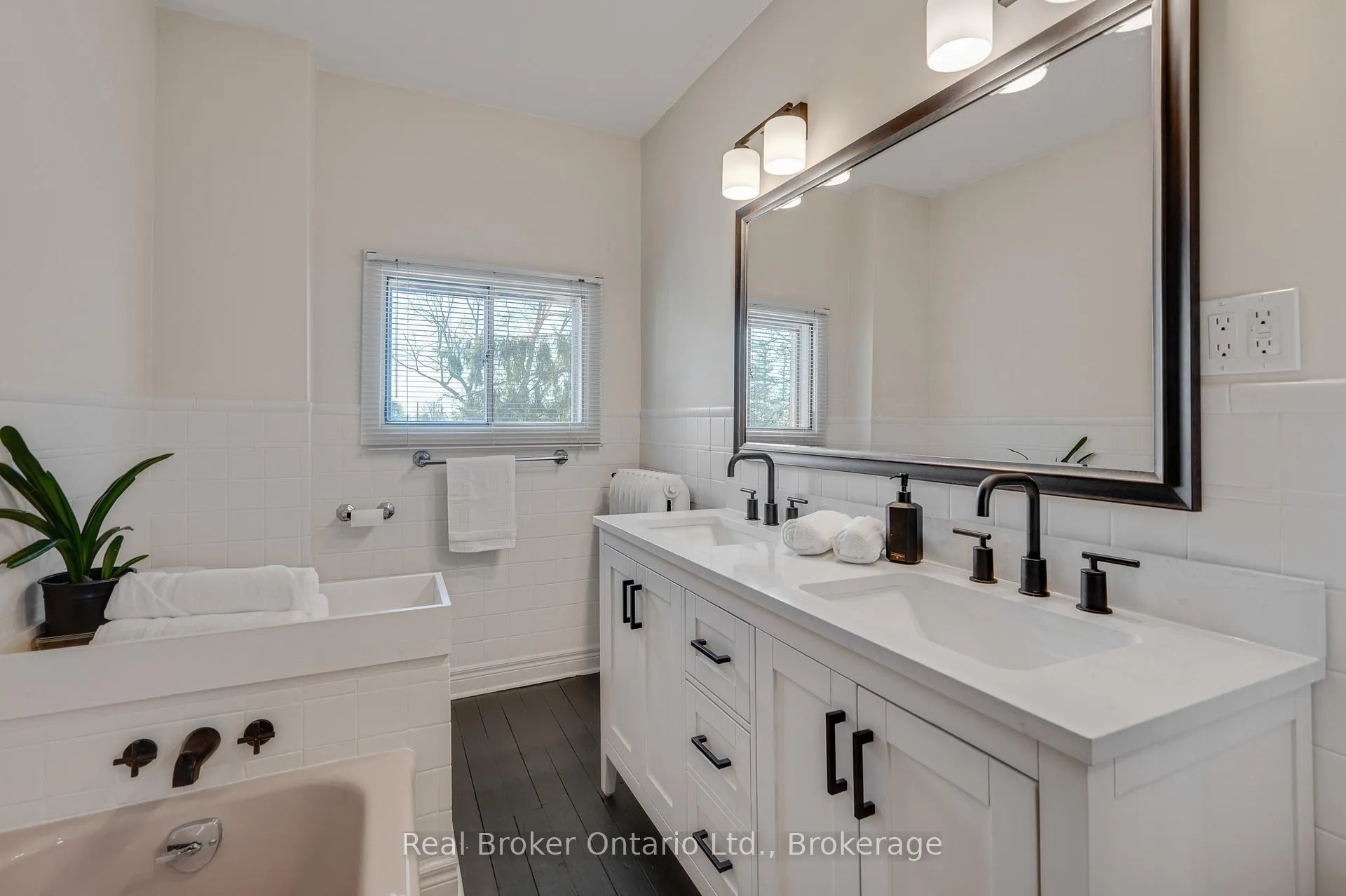 Photo 26 of 739 Colborne Street, Brantford, Echo Place — HOMEH