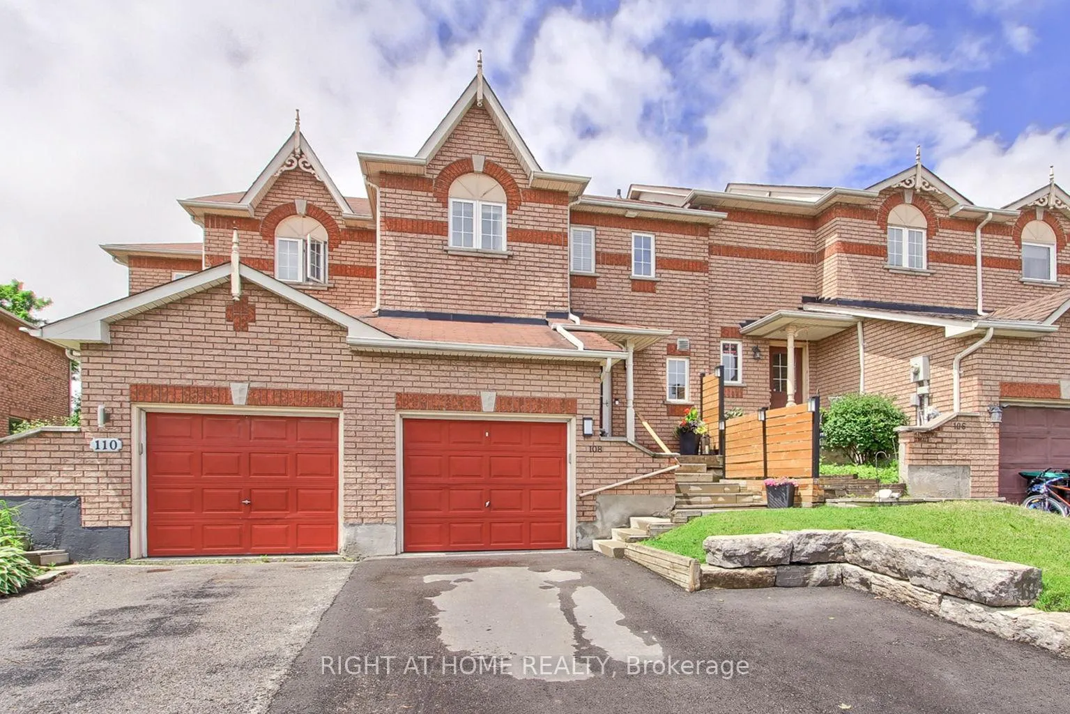 Photo 2 of 108 Gadwall Avenue, Barrie, Painswick South — HOMEH