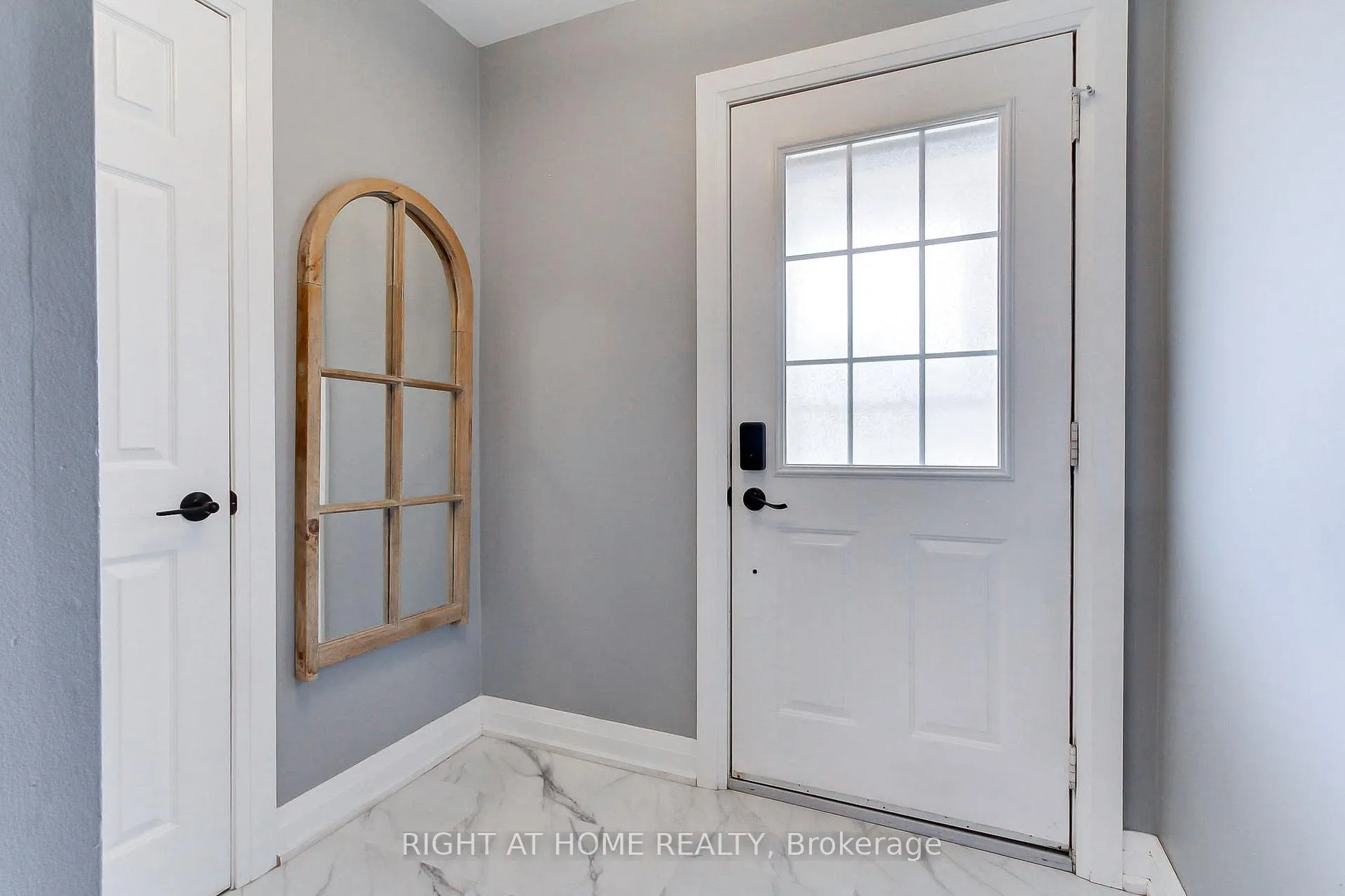 Photo 6 of 108 Gadwall Avenue, Barrie, Painswick South — HOMEH