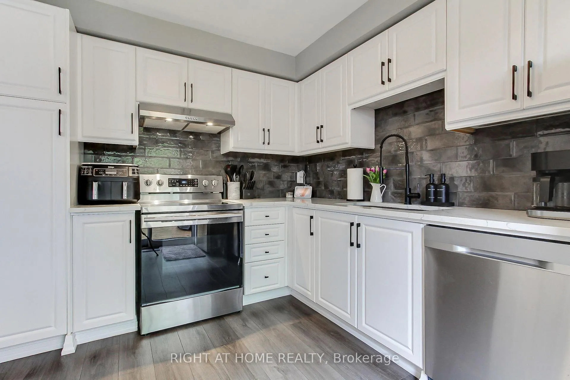 Photo 17 of 108 Gadwall Avenue, Barrie, Painswick South — HOMEH