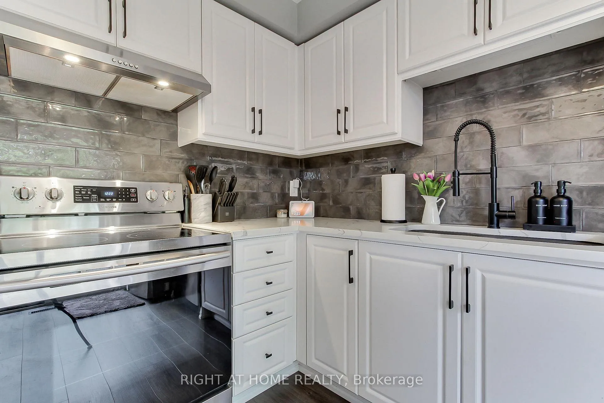 Photo 18 of 108 Gadwall Avenue, Barrie, Painswick South — HOMEH