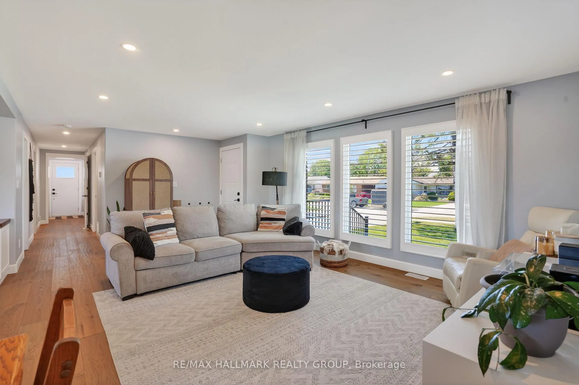 Photo 6 of 1583 Maxime Street, Ottawa, Pineview — HOMEH
