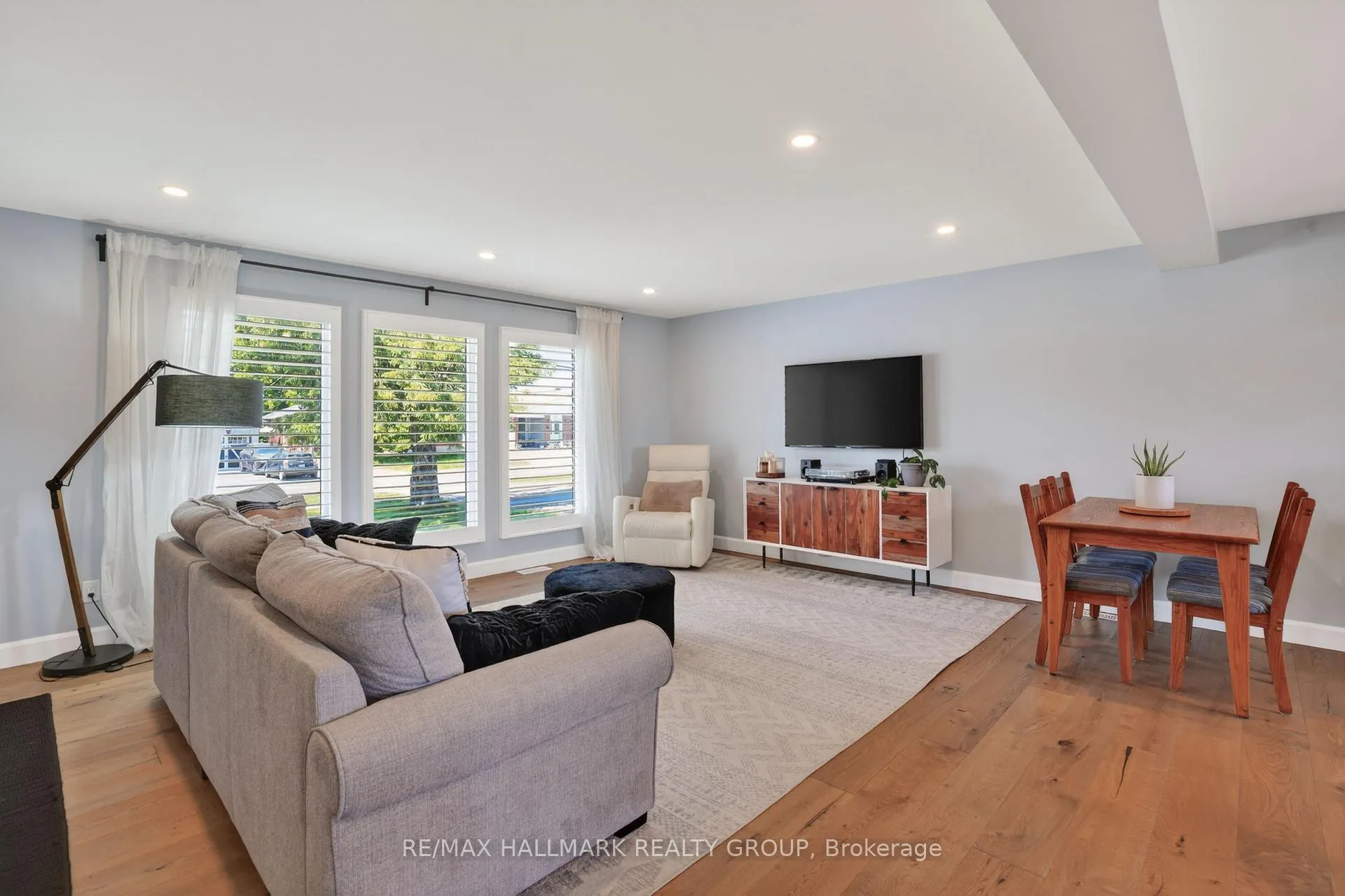 Photo 7 of 1583 Maxime Street, Ottawa, Pineview — HOMEH