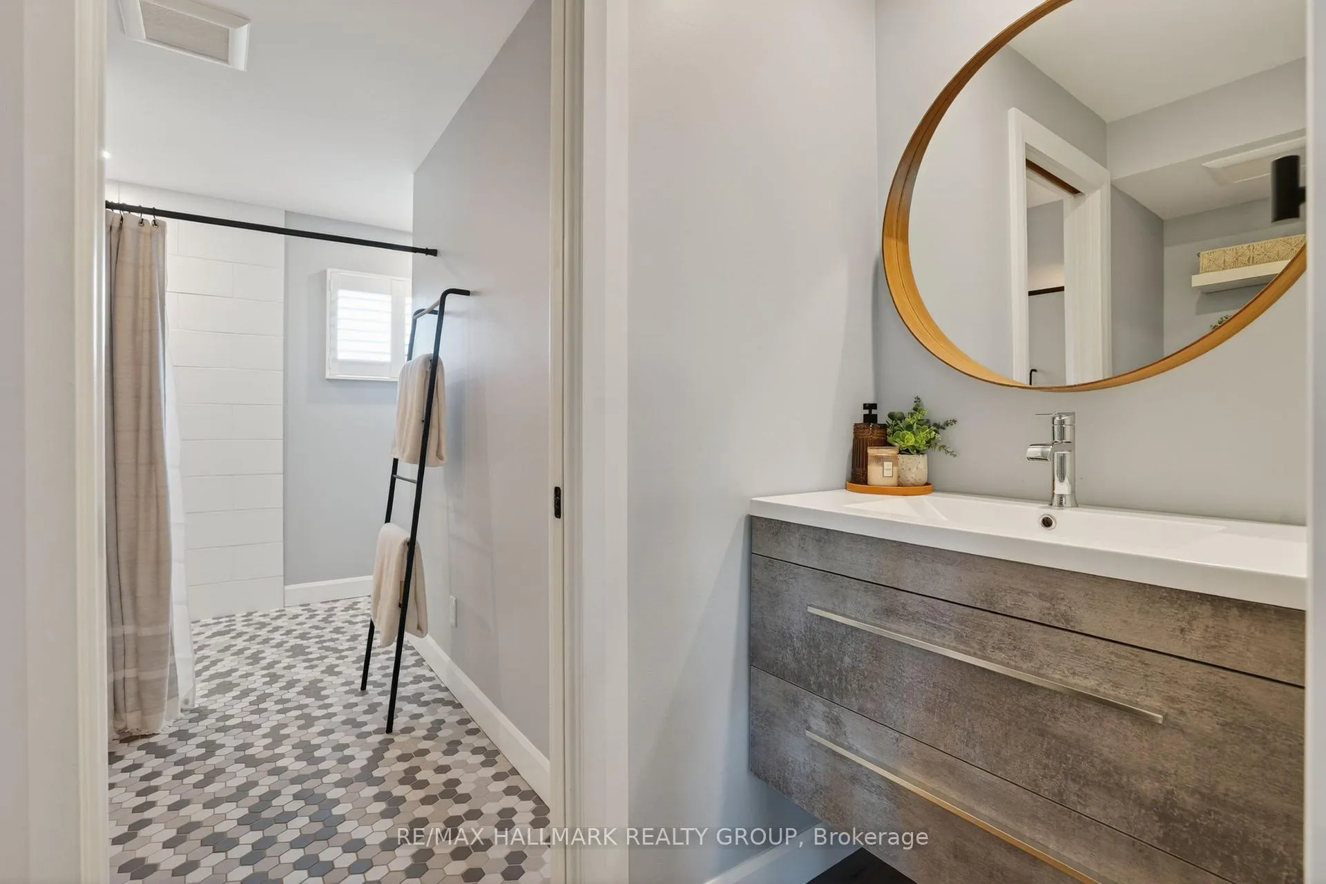 Photo 16 of 1583 Maxime Street, Ottawa, Pineview — HOMEH