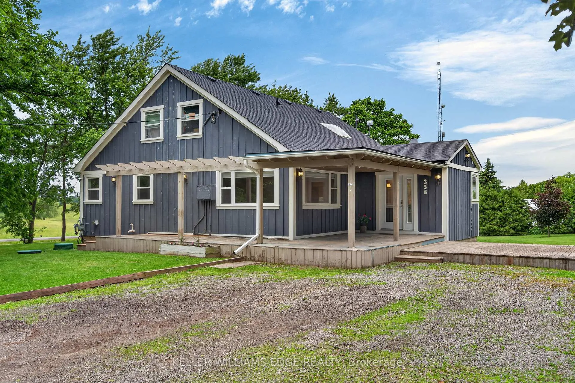 Photo 2 of 258 Lynden Road, Hamilton, Rural Flamborough — HOMEH