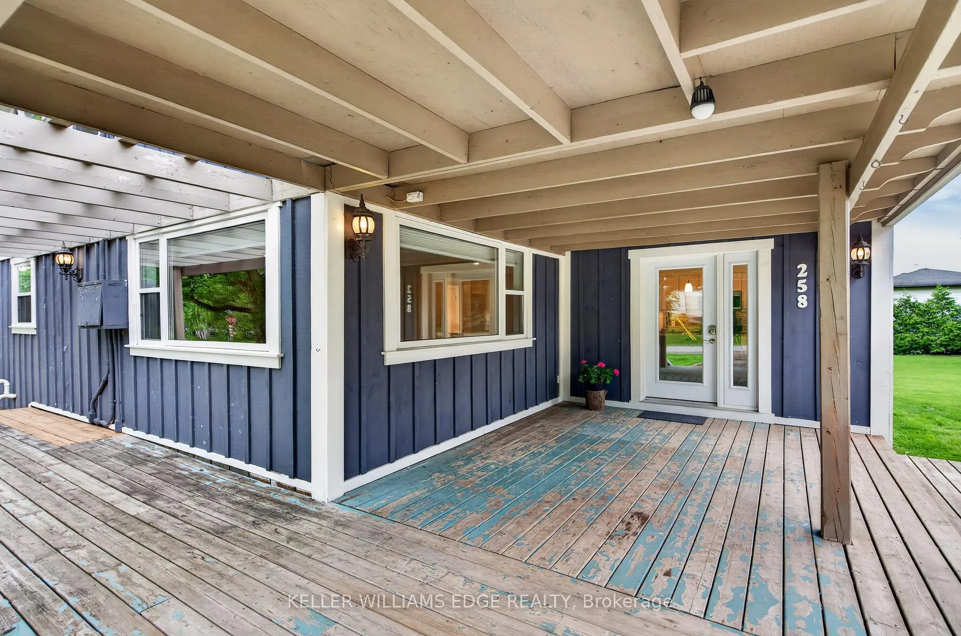 Photo 4 of 258 Lynden Road, Hamilton, Rural Flamborough — HOMEH
