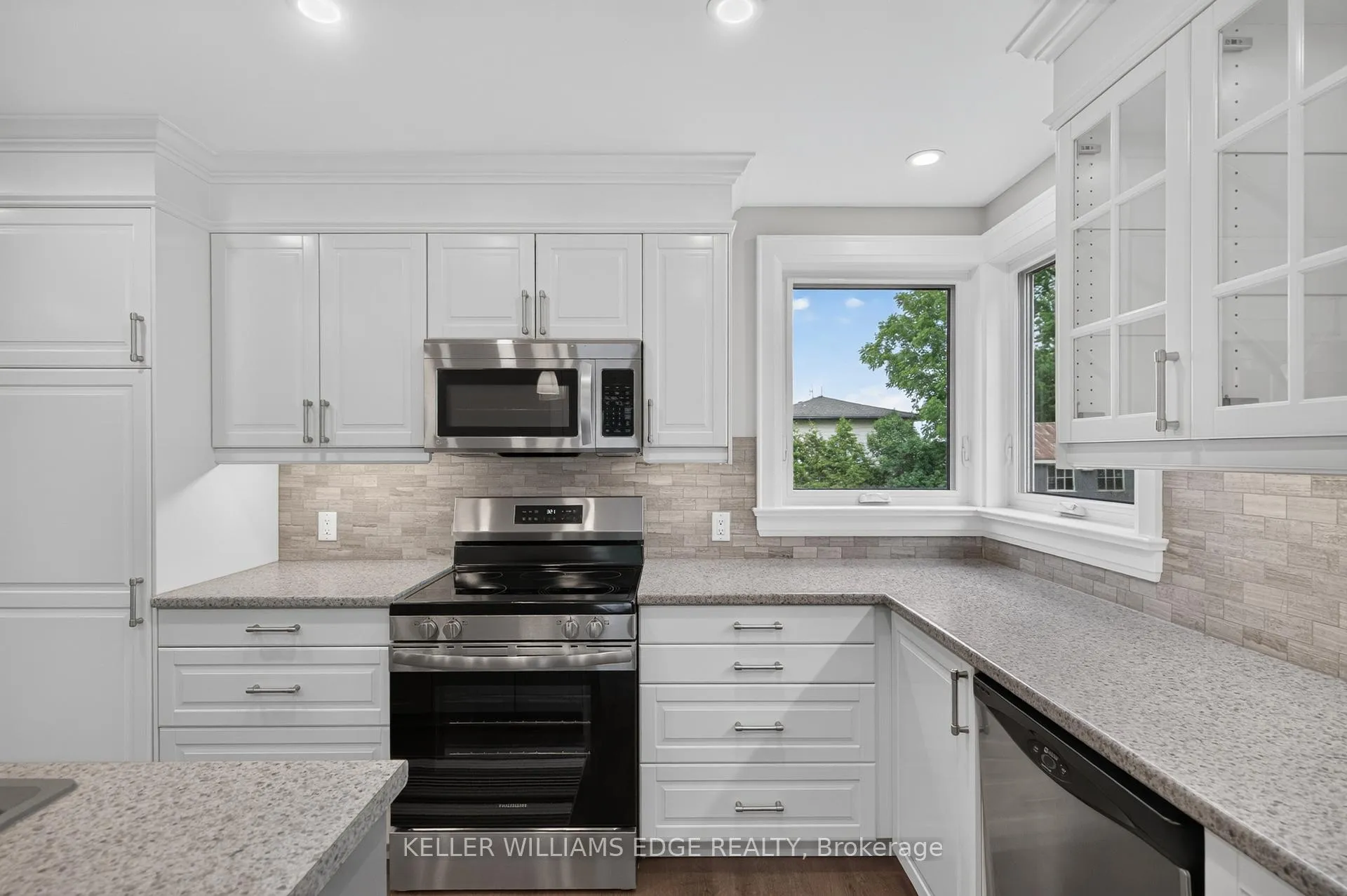 Photo 13 of 258 Lynden Road, Hamilton, Rural Flamborough — HOMEH