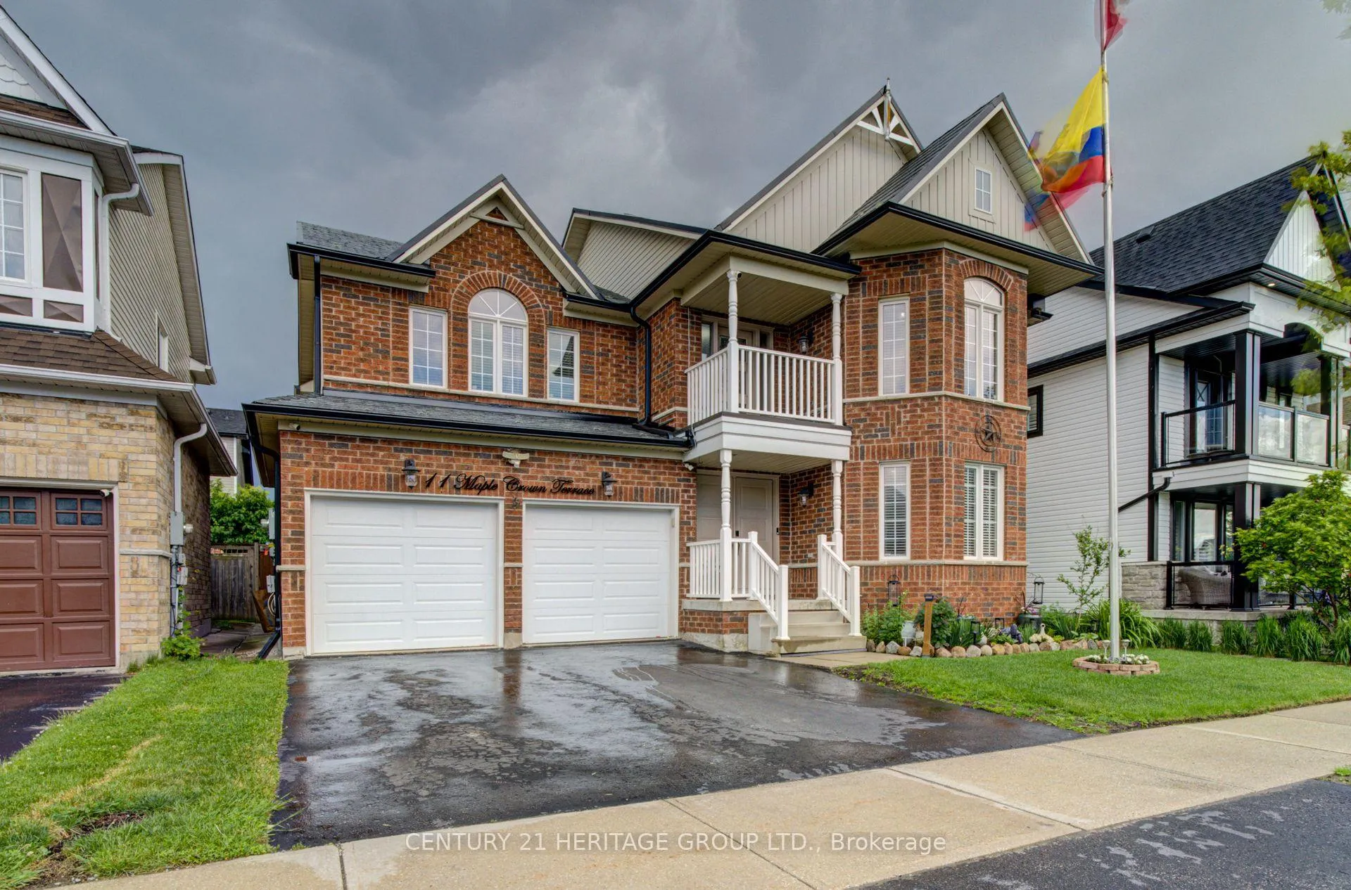 Photo 1 of 11 Maple Crown Terrace S, Barrie, Innis-Shore — HOMEH