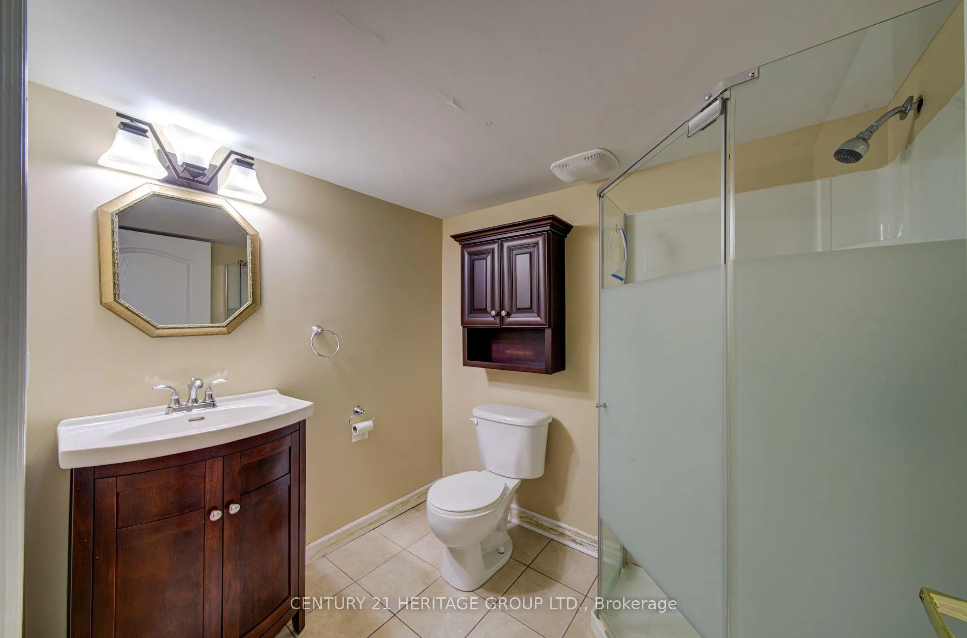Photo 23 of 11 Maple Crown Terrace S, Barrie, Innis-Shore — HOMEH