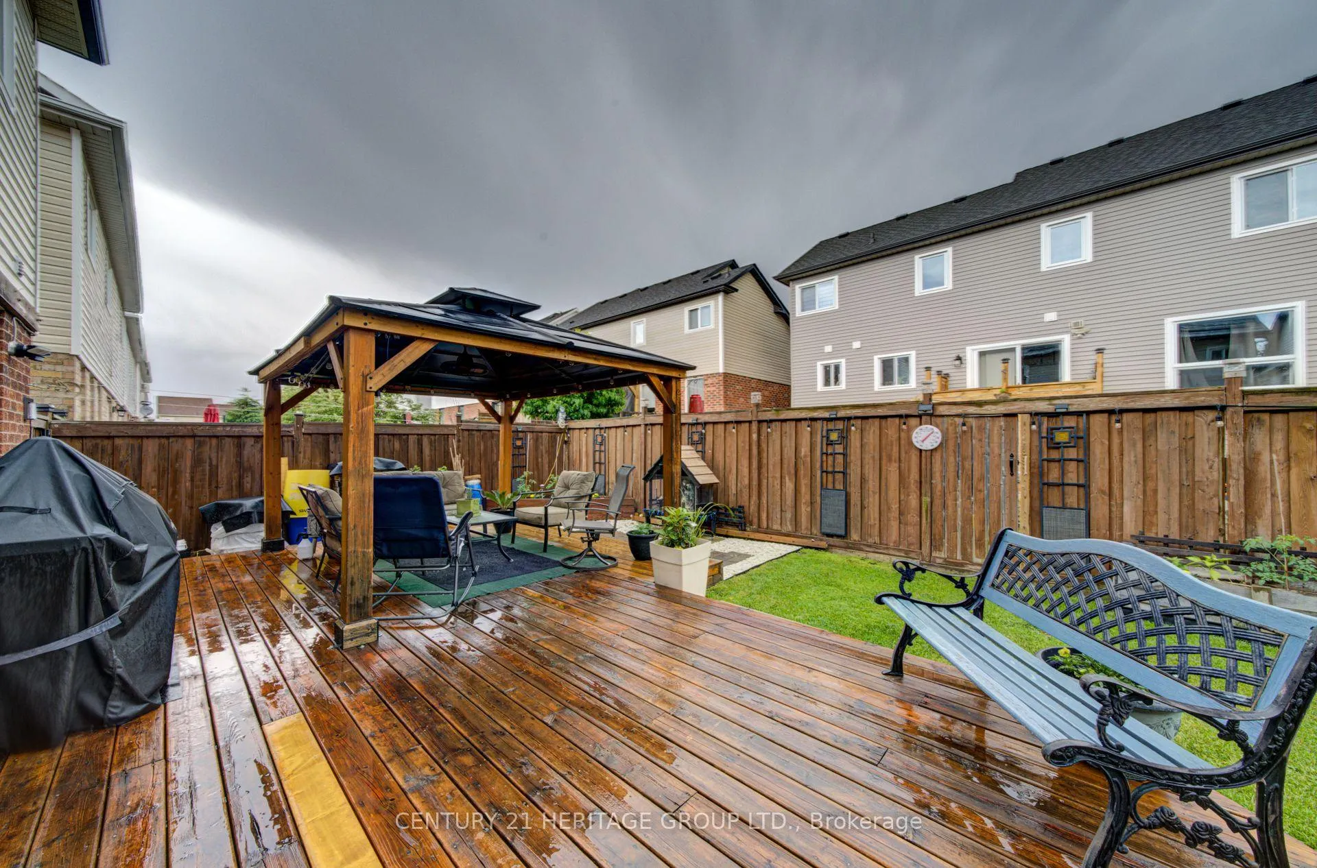 Photo 24 of 11 Maple Crown Terrace S, Barrie, Innis-Shore — HOMEH