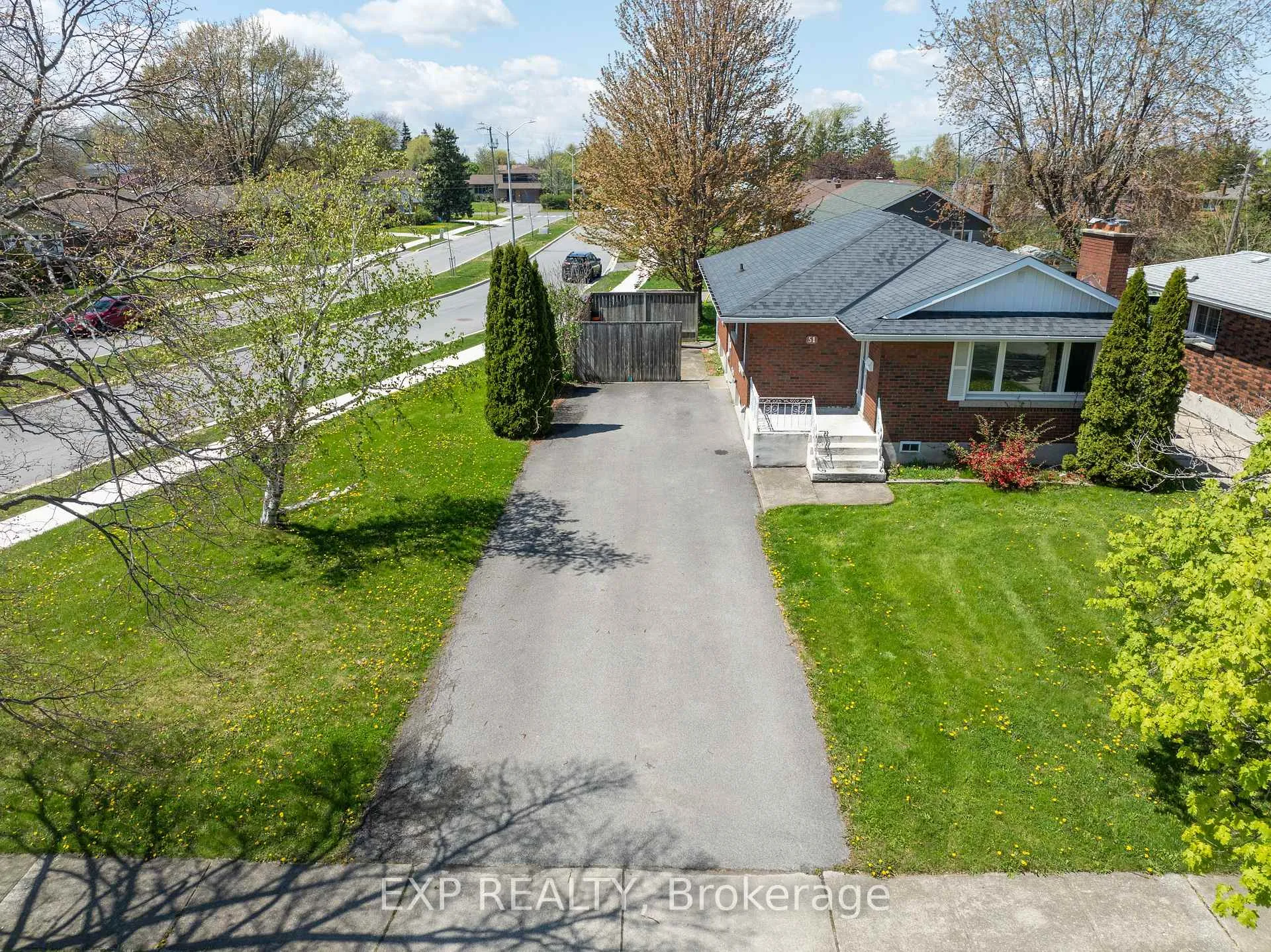 Photo 2 of 51 Parkdale Drive, Thorold, Thorold Downtown — HOMEH