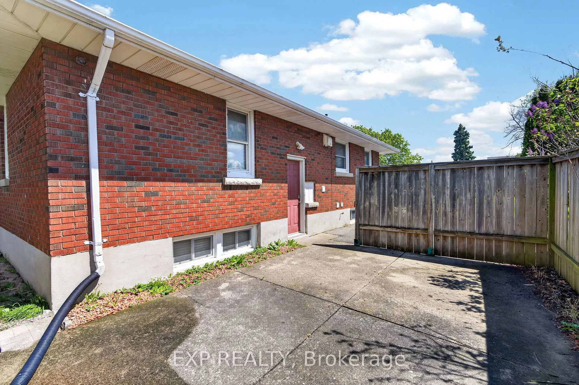 Photo 42 of 51 Parkdale Drive, Thorold, Thorold Downtown — HOMEH