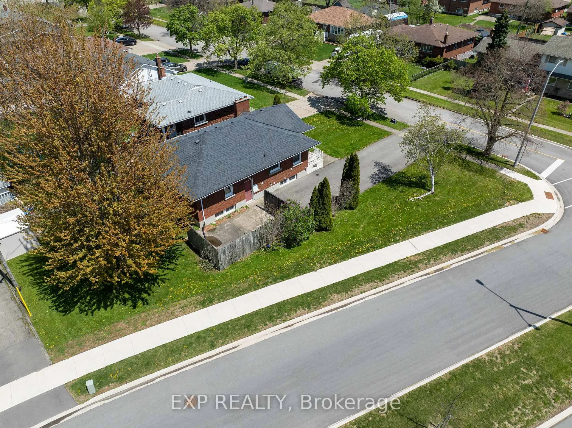 Photo 45 of 51 Parkdale Drive, Thorold, Thorold Downtown — HOMEH