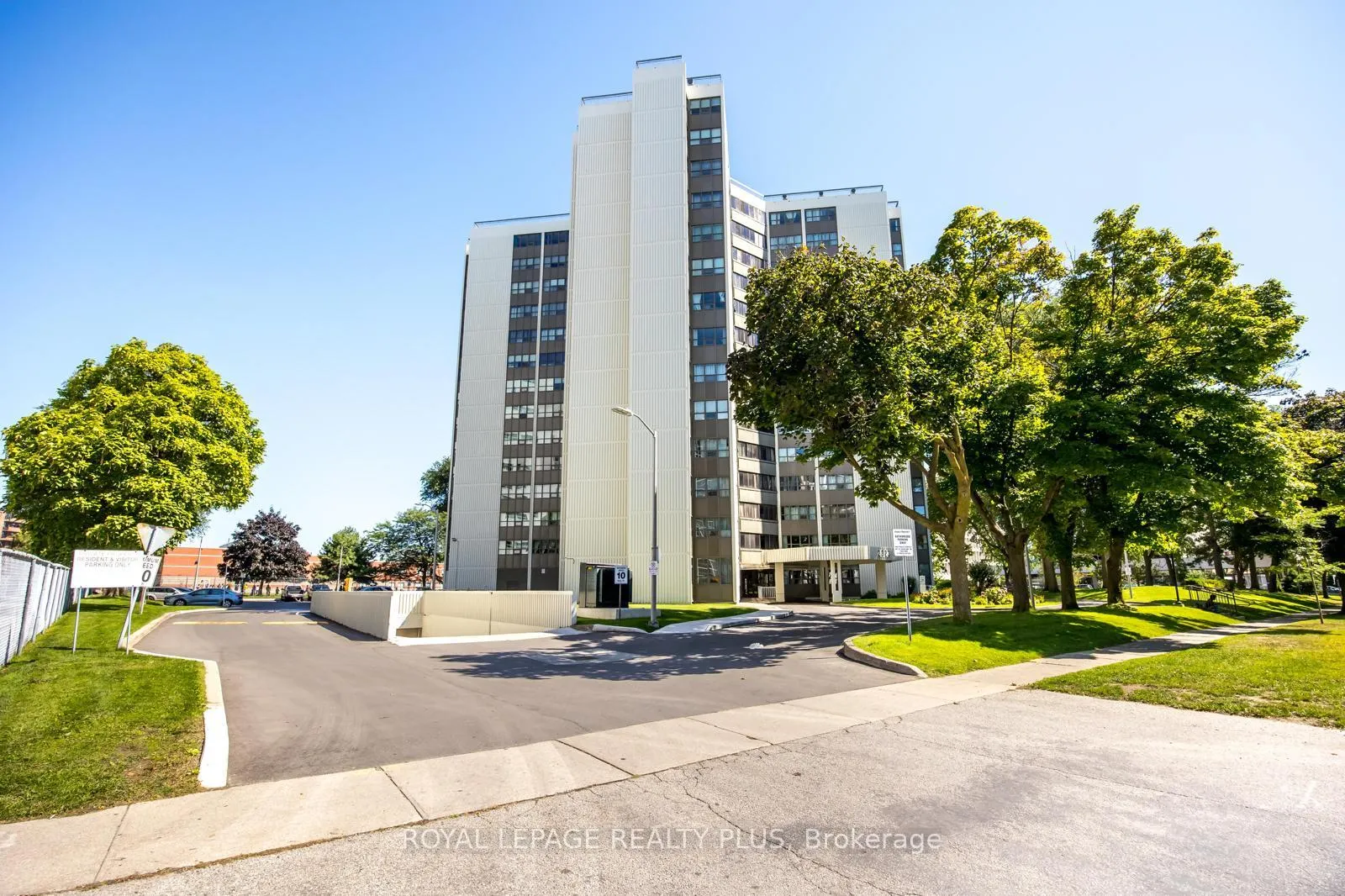 Photo 3 of Unit 408, 2323 Confederation Parkway, Mississauga, Cooksville — HOMEH