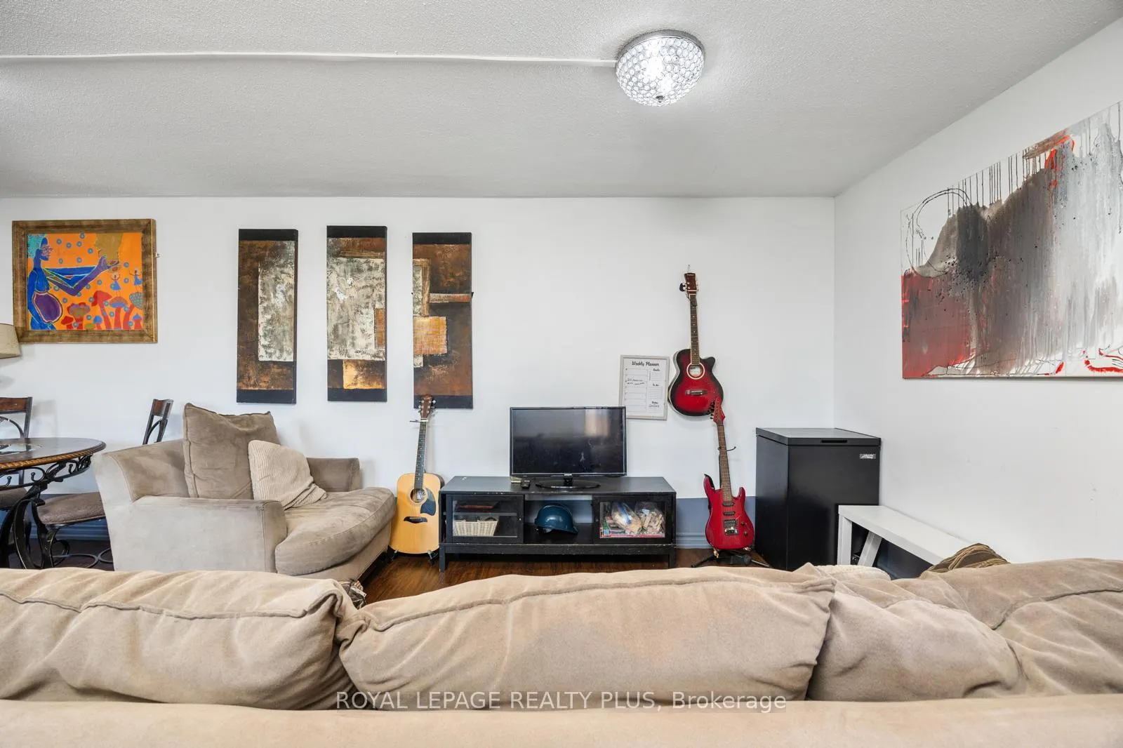 Photo 10 of Unit 408, 2323 Confederation Parkway, Mississauga, Cooksville — HOMEH