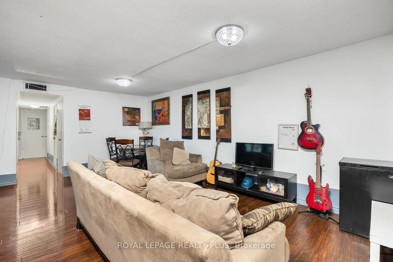 Photo 11 of Unit 408, 2323 Confederation Parkway, Mississauga, Cooksville — HOMEH