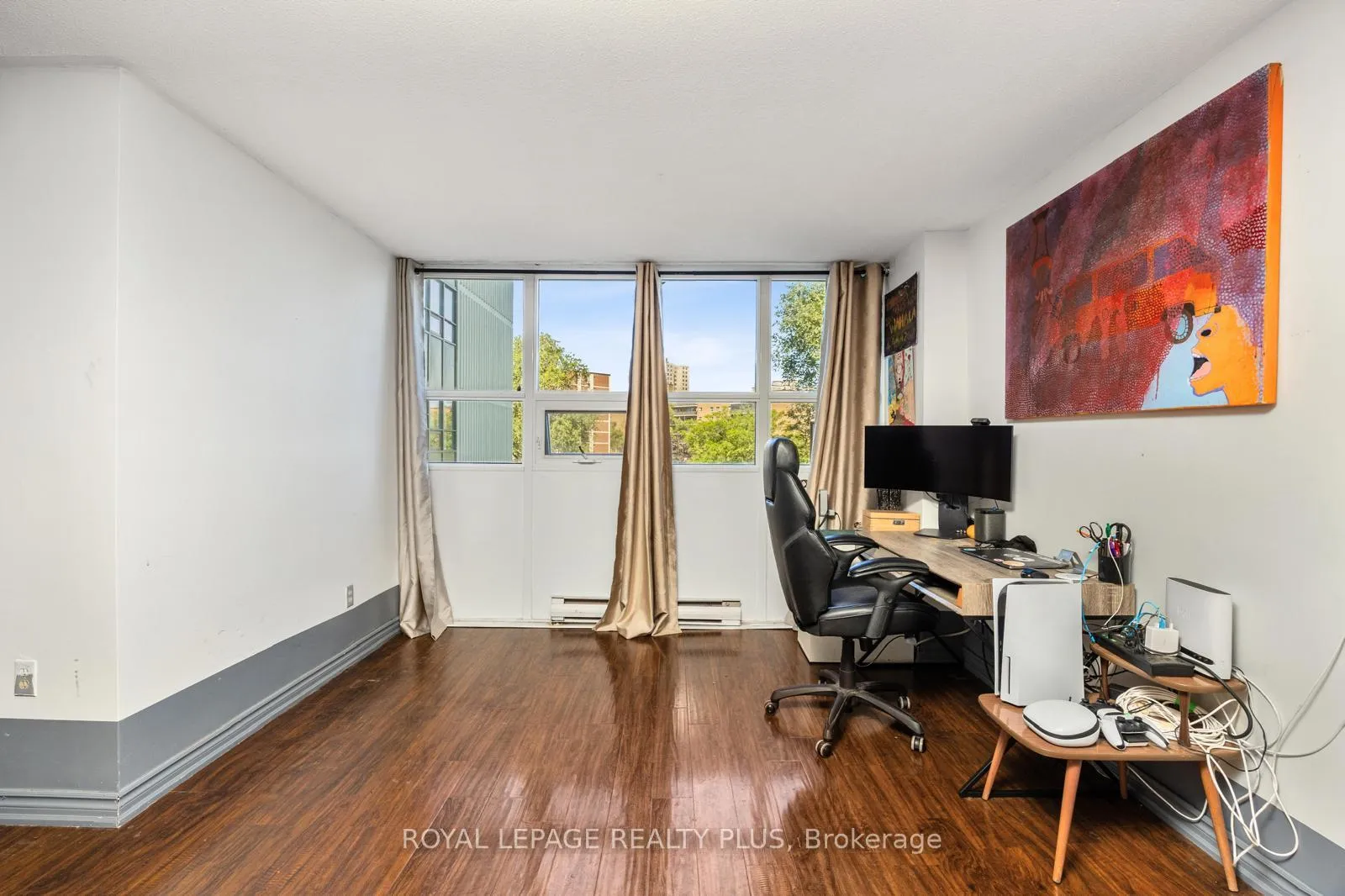 Photo 13 of Unit 408, 2323 Confederation Parkway, Mississauga, Cooksville — HOMEH