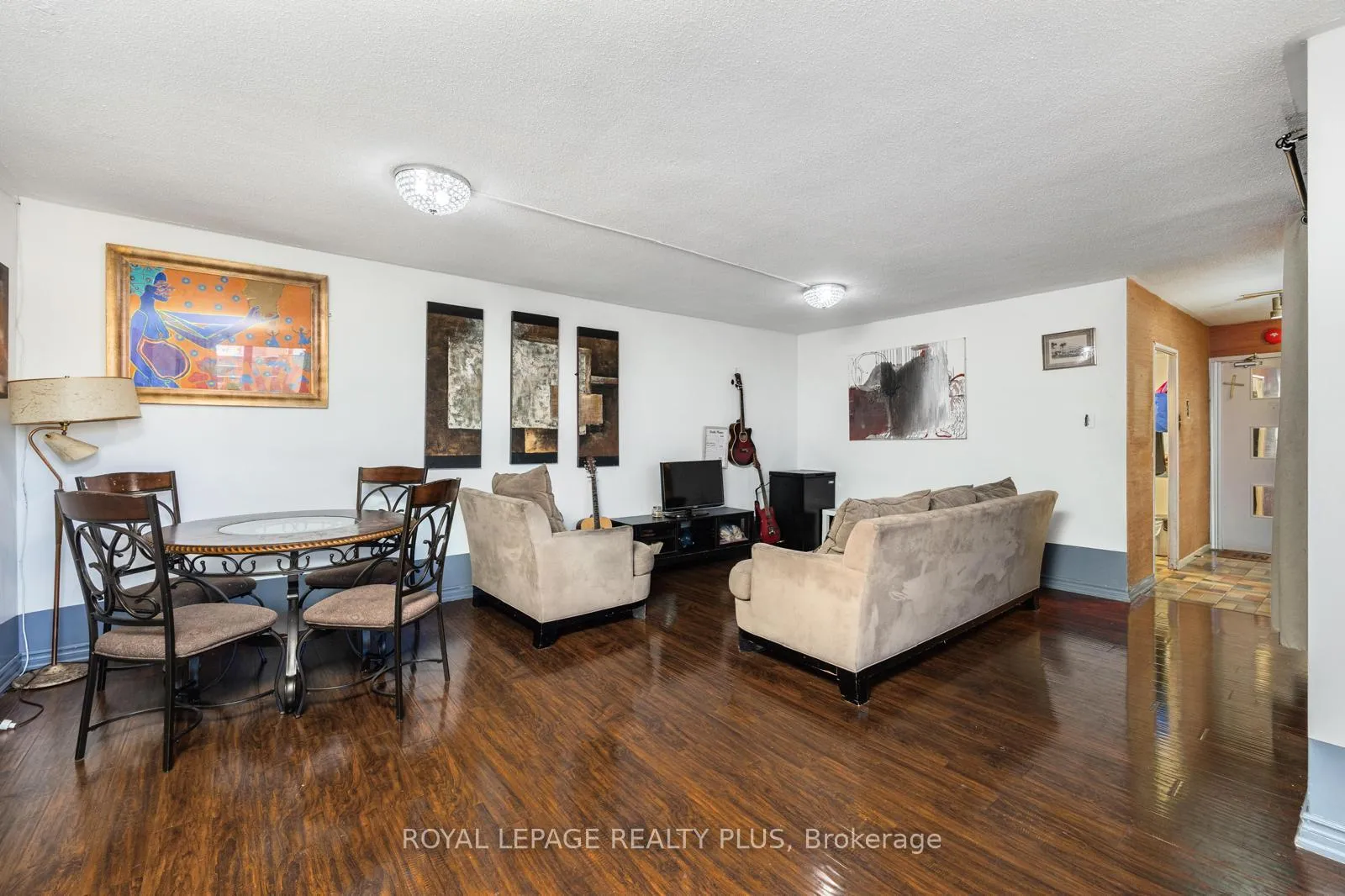 Photo 16 of Unit 408, 2323 Confederation Parkway, Mississauga, Cooksville — HOMEH