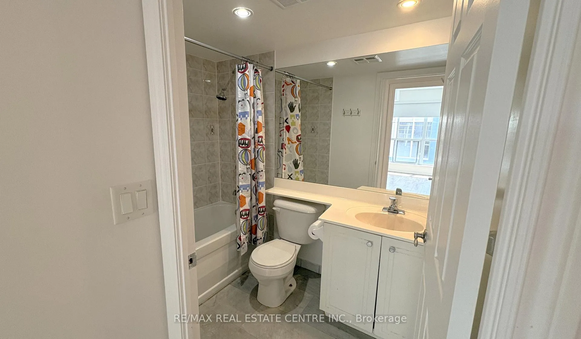 Photo 7 of Unit 1729, 250 Wellington Street, Toronto, Waterfront Communities — HOMEH
