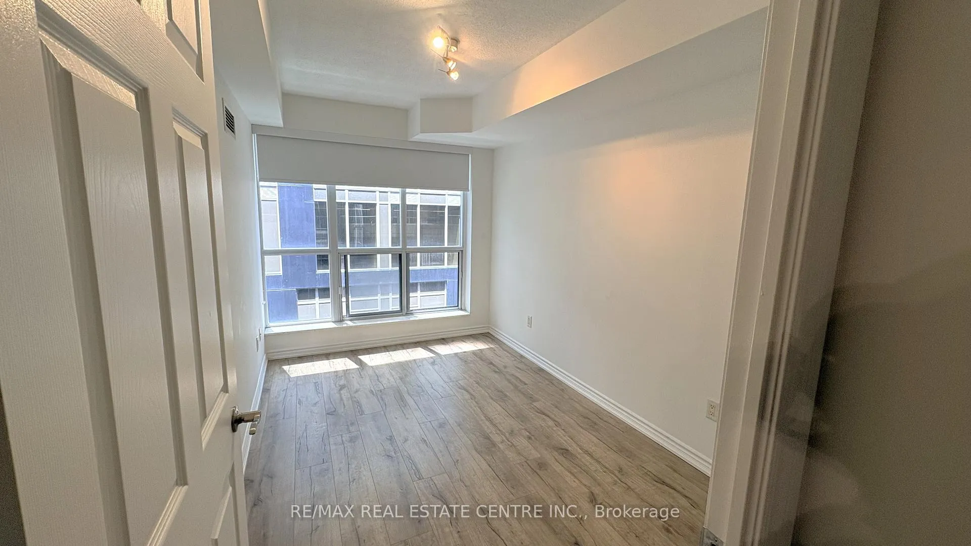 Photo 8 of Unit 1729, 250 Wellington Street, Toronto, Waterfront Communities — HOMEH