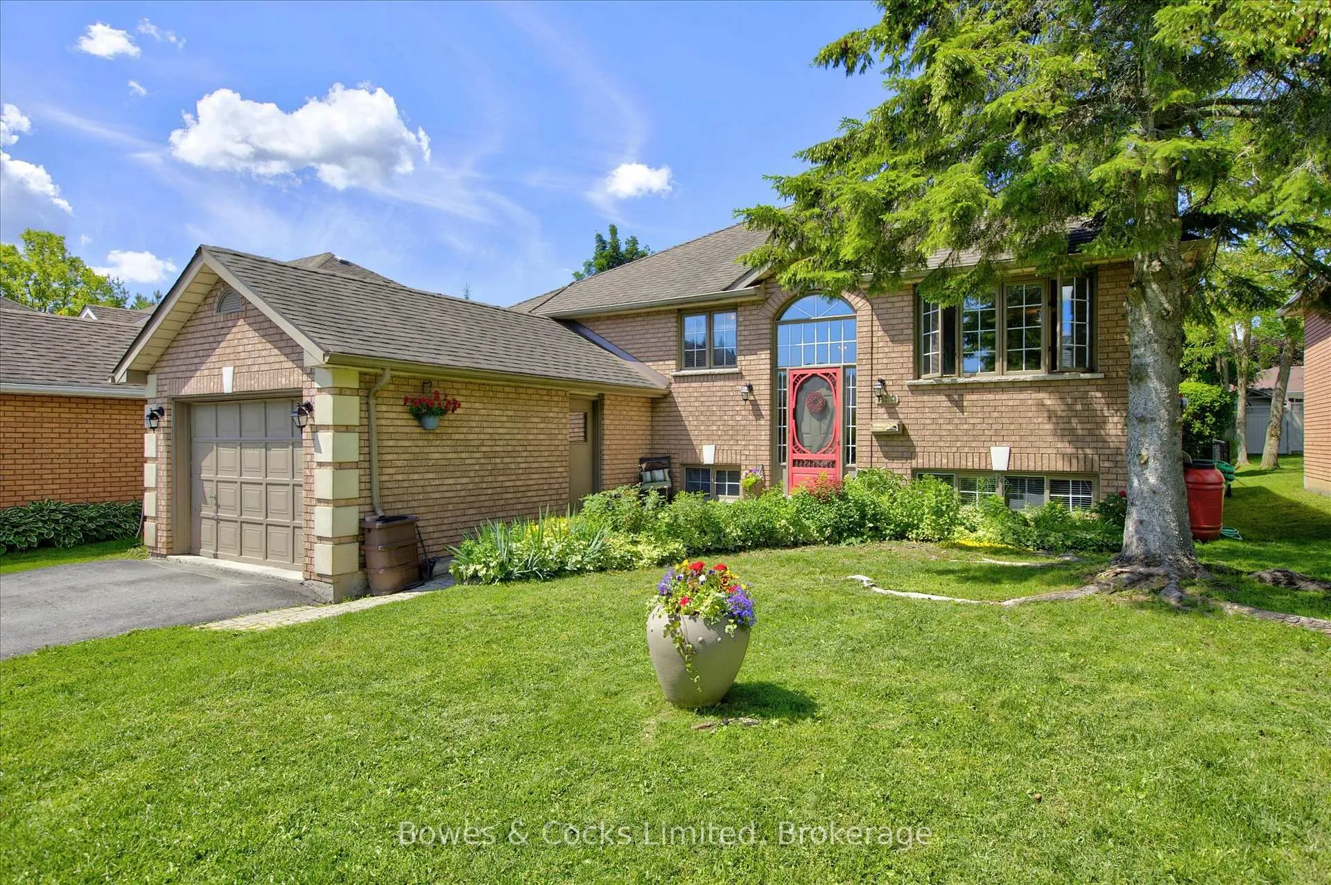 Photo 2 of 669 Fortye Drive, Peterborough, Otonabee Ward 1 — HOMEH