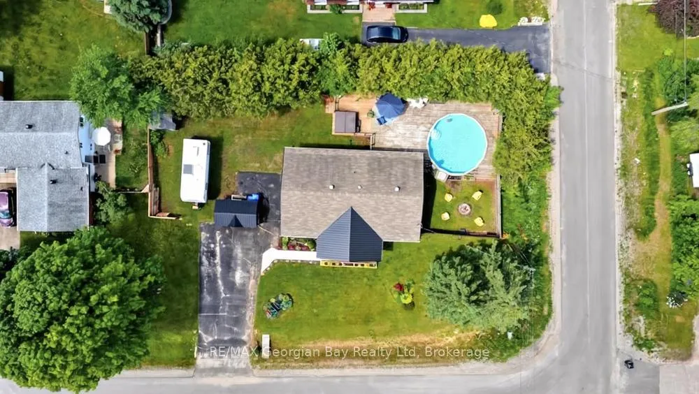 Photo 2 of 460 Athabaska Street, Tay, Port McNicoll — HOMEH