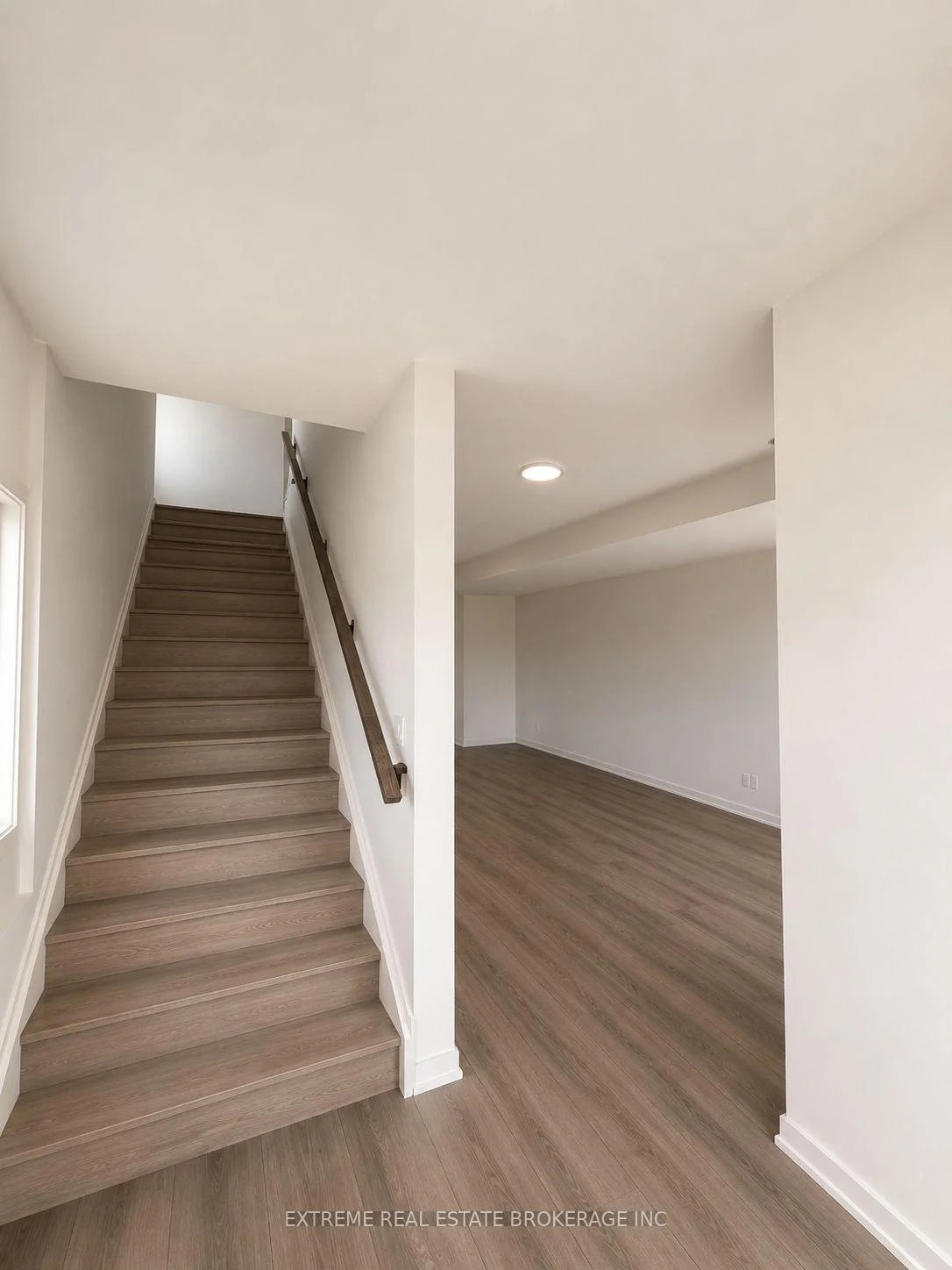Photo 6 of Unit 1, 72 Dorothy Street, Welland, Welland Downtown — HOMEH