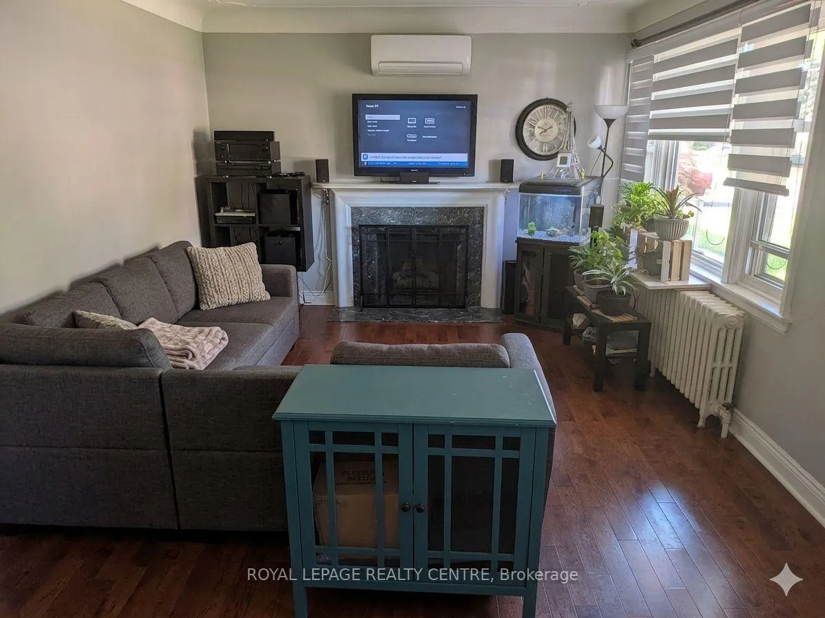 Photo 3 of 114 First Street N, Hamilton, Stoney Creek — HOMEH