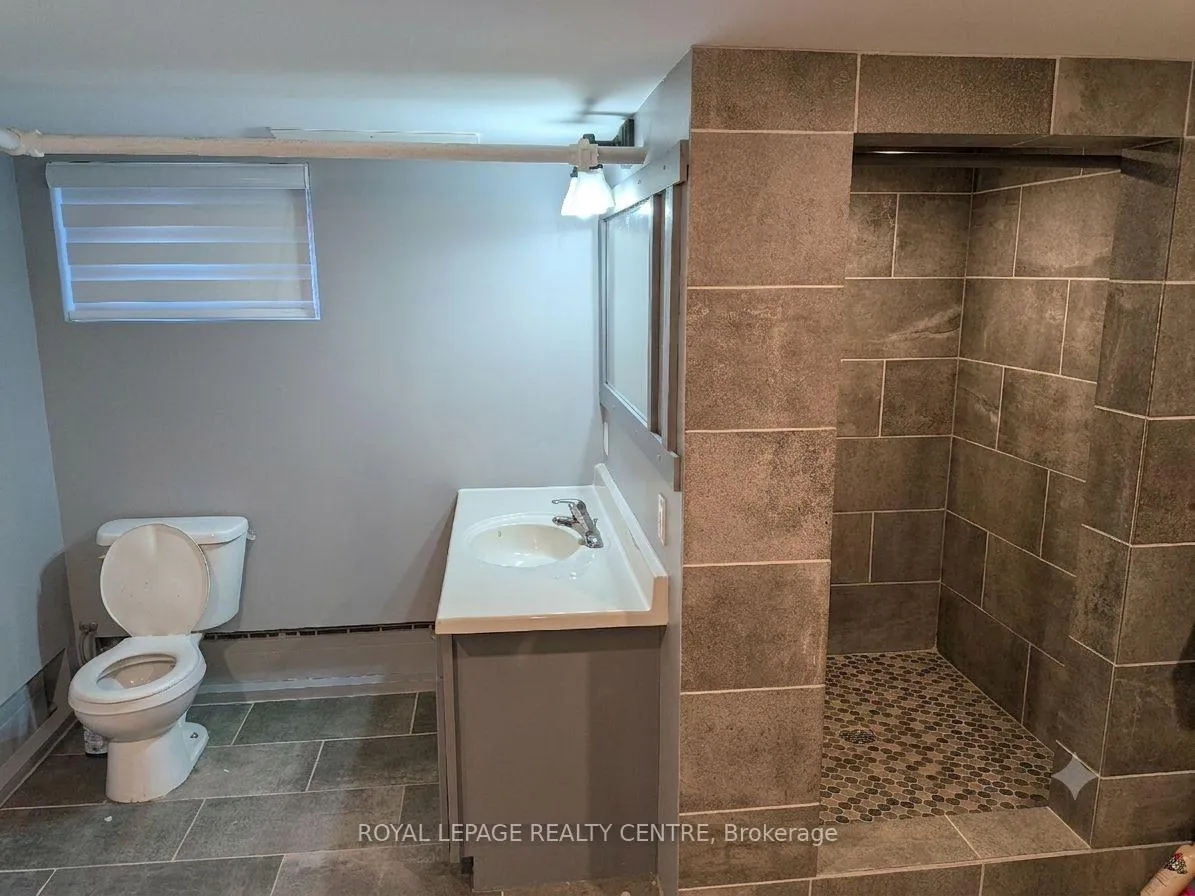Photo 15 of 114 First Street N, Hamilton, Stoney Creek — HOMEH