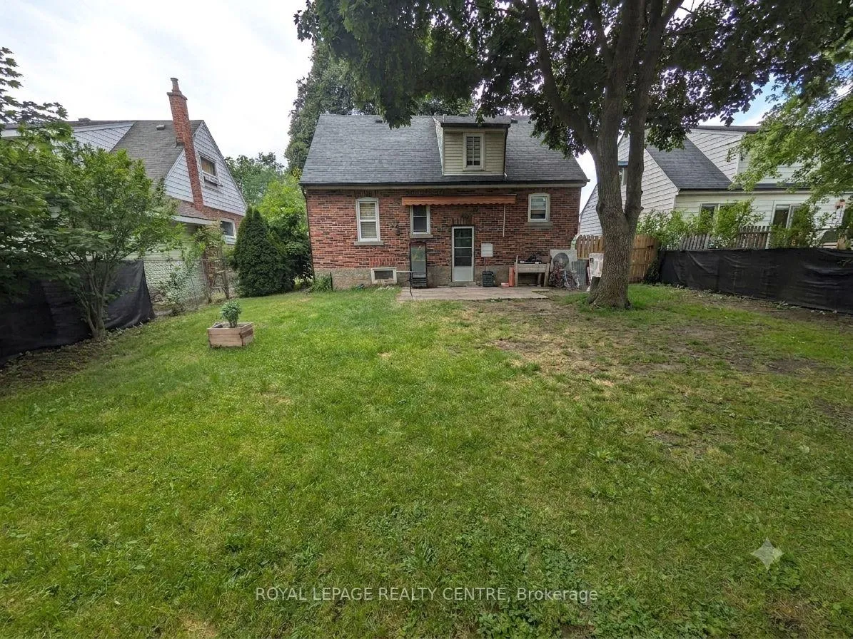 Photo 17 of 114 First Street N, Hamilton, Stoney Creek — HOMEH