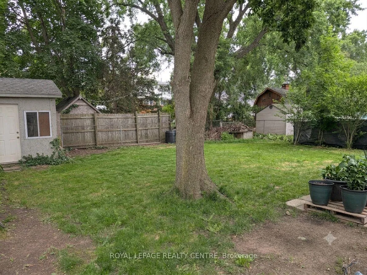 Photo 20 of 114 First Street N, Hamilton, Stoney Creek — HOMEH