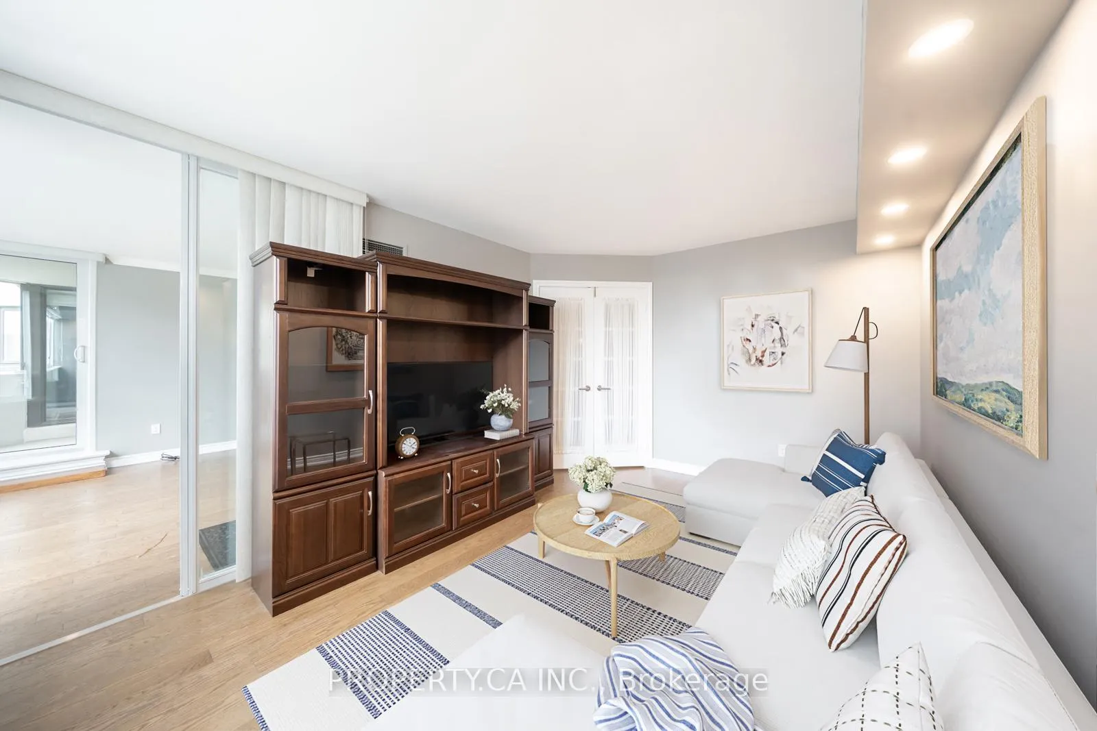 Photo 10 of Unit 604, 65 Spring Garden Avenue, North York, Willowdale East — HOMEH