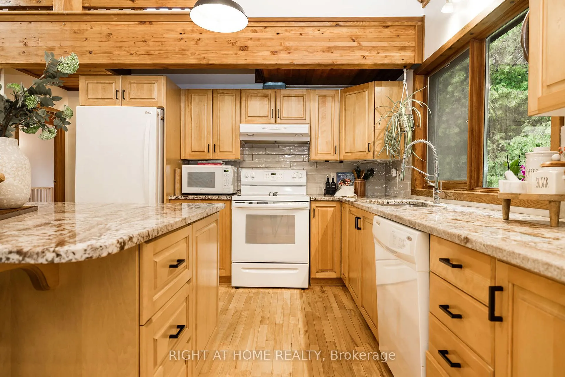 Photo 16 of 1828 Burnt Lands Road, Ottawa, Huntley Ward (North West) — HOMEH