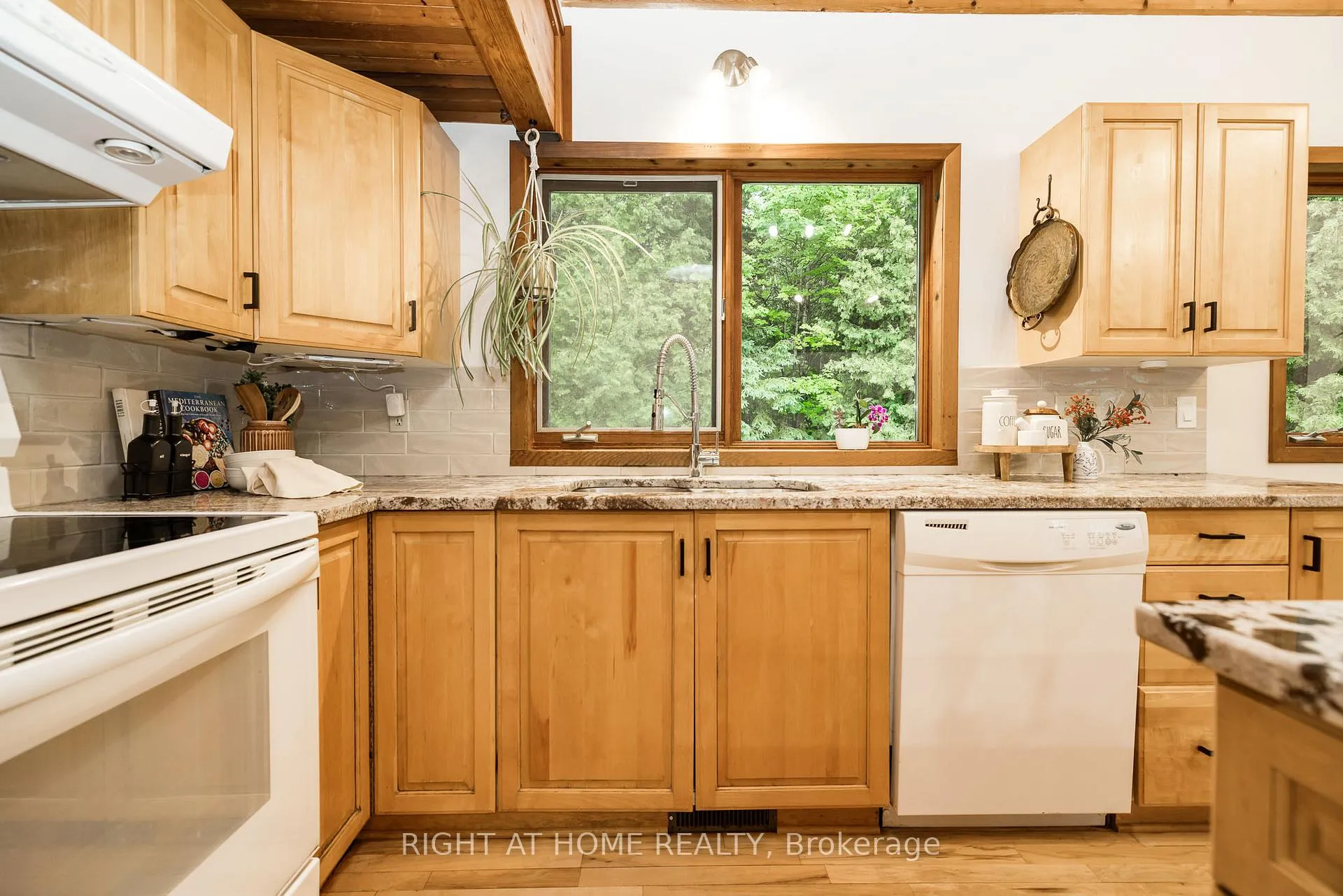 Photo 17 of 1828 Burnt Lands Road, Ottawa, Huntley Ward (North West) — HOMEH