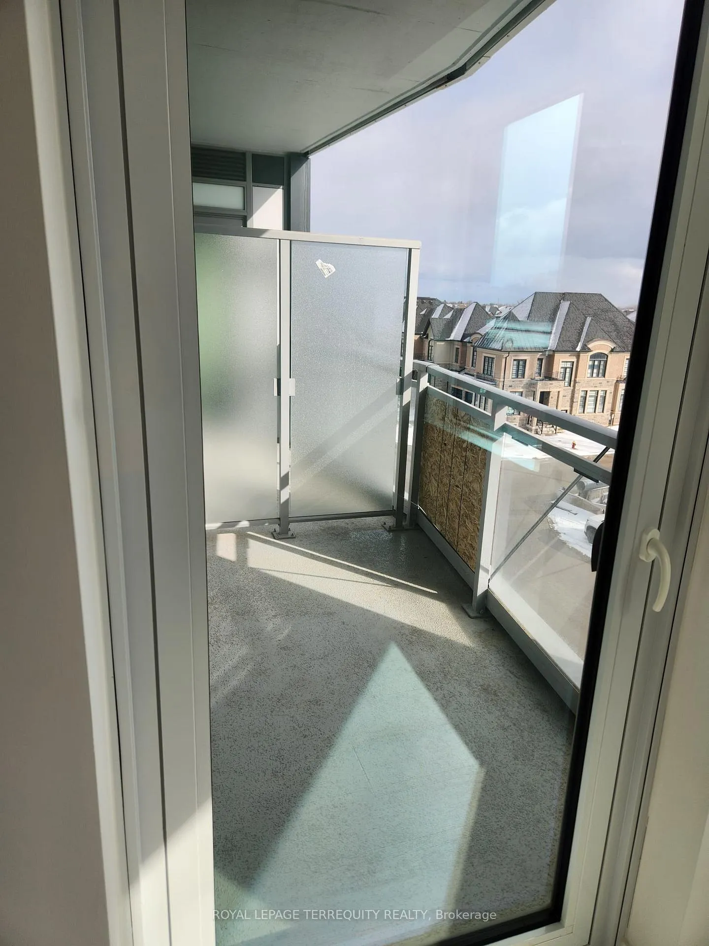 Photo 10 of Unit 313, 2501 Saw Whet Boulevard, Oakville, Glen Abbey — HOMEH