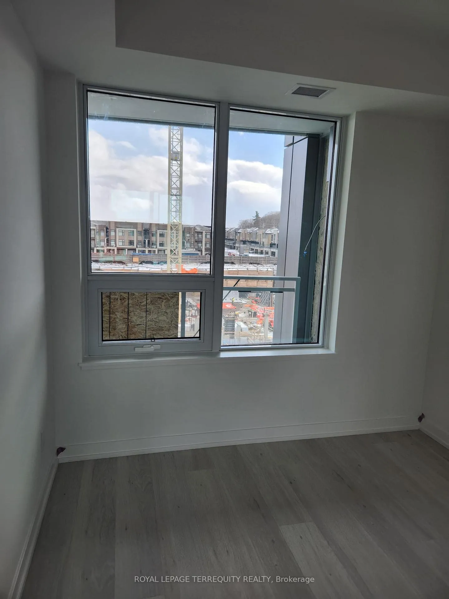 Photo 11 of Unit 313, 2501 Saw Whet Boulevard, Oakville, Glen Abbey — HOMEH