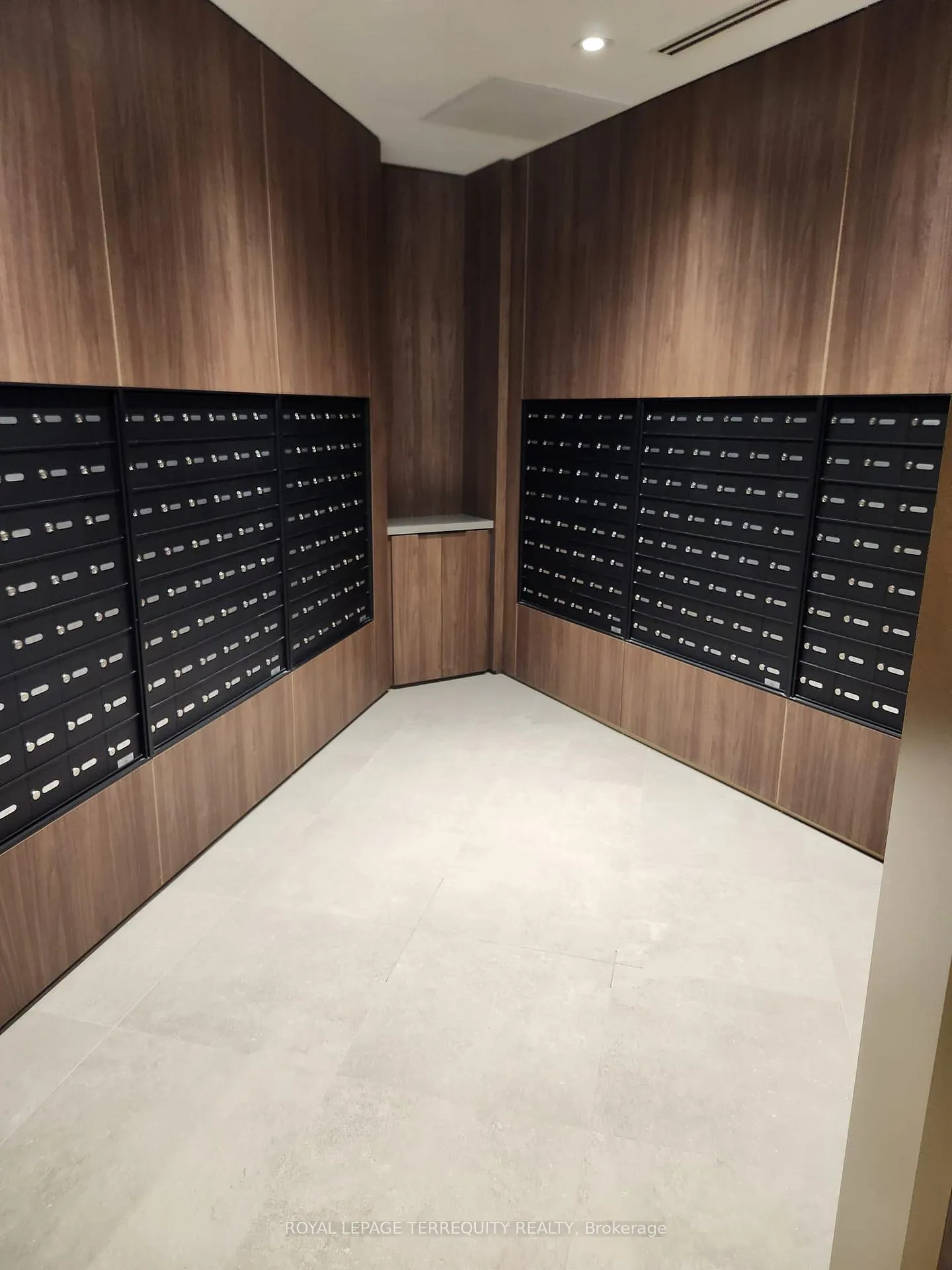 Photo 19 of Unit 313, 2501 Saw Whet Boulevard, Oakville, Glen Abbey — HOMEH