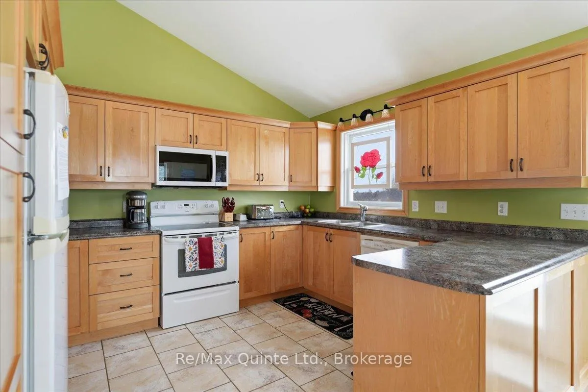 Photo 16 of 168 Schoolhouse Road, Prince Edward County, Athol Ward — HOMEH