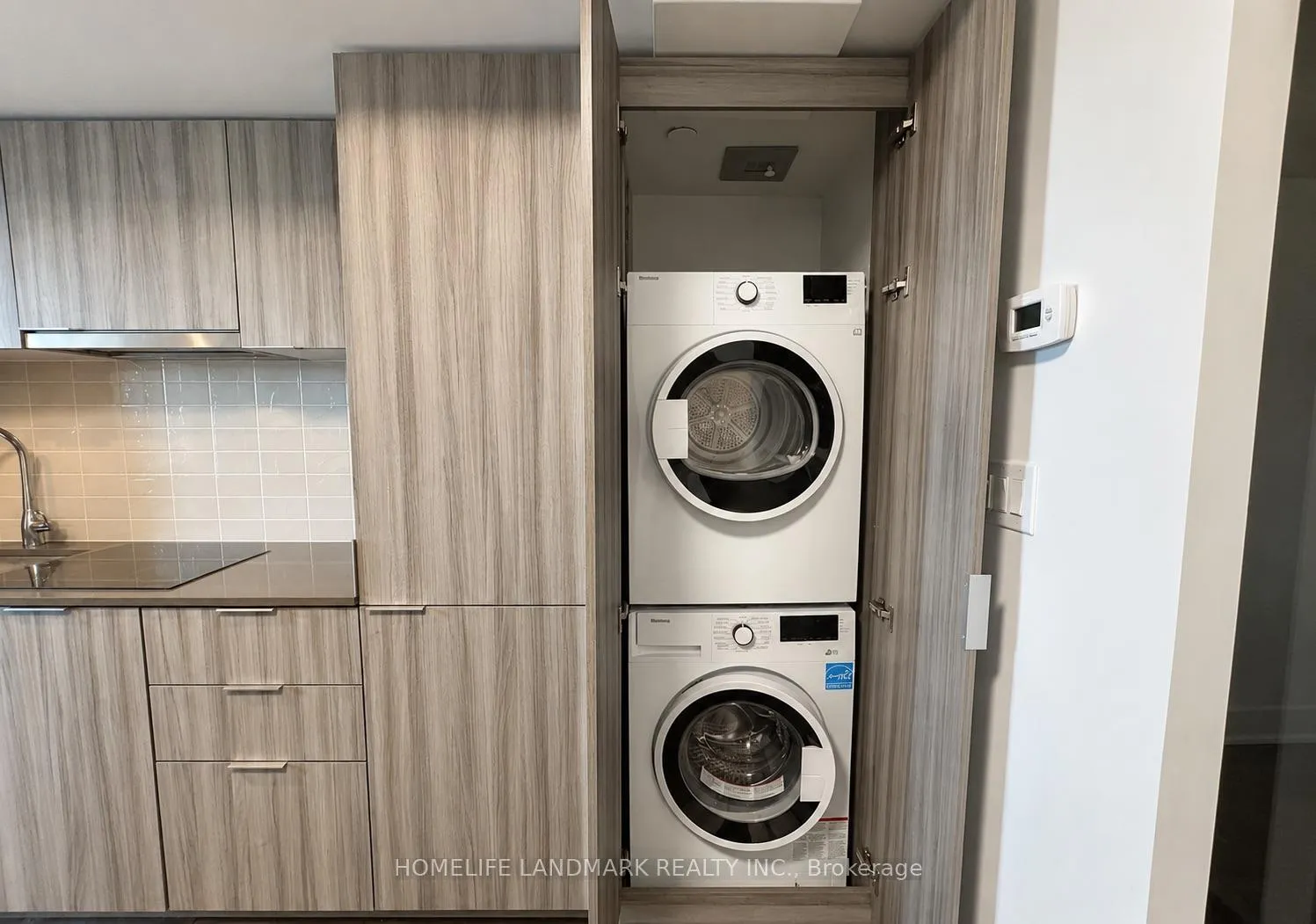 Photo 9 of Unit 2907, 955 Bay Street, Toronto, Bay Street Corridor — HOMEH