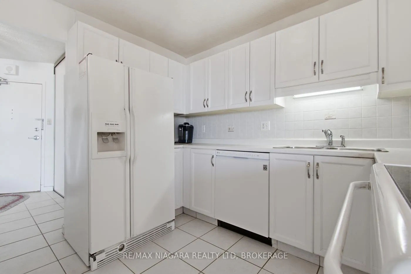 Photo 12 of Unit 1011, 7 Gale Crescent, St. Catharines, E. Chester — HOMEH