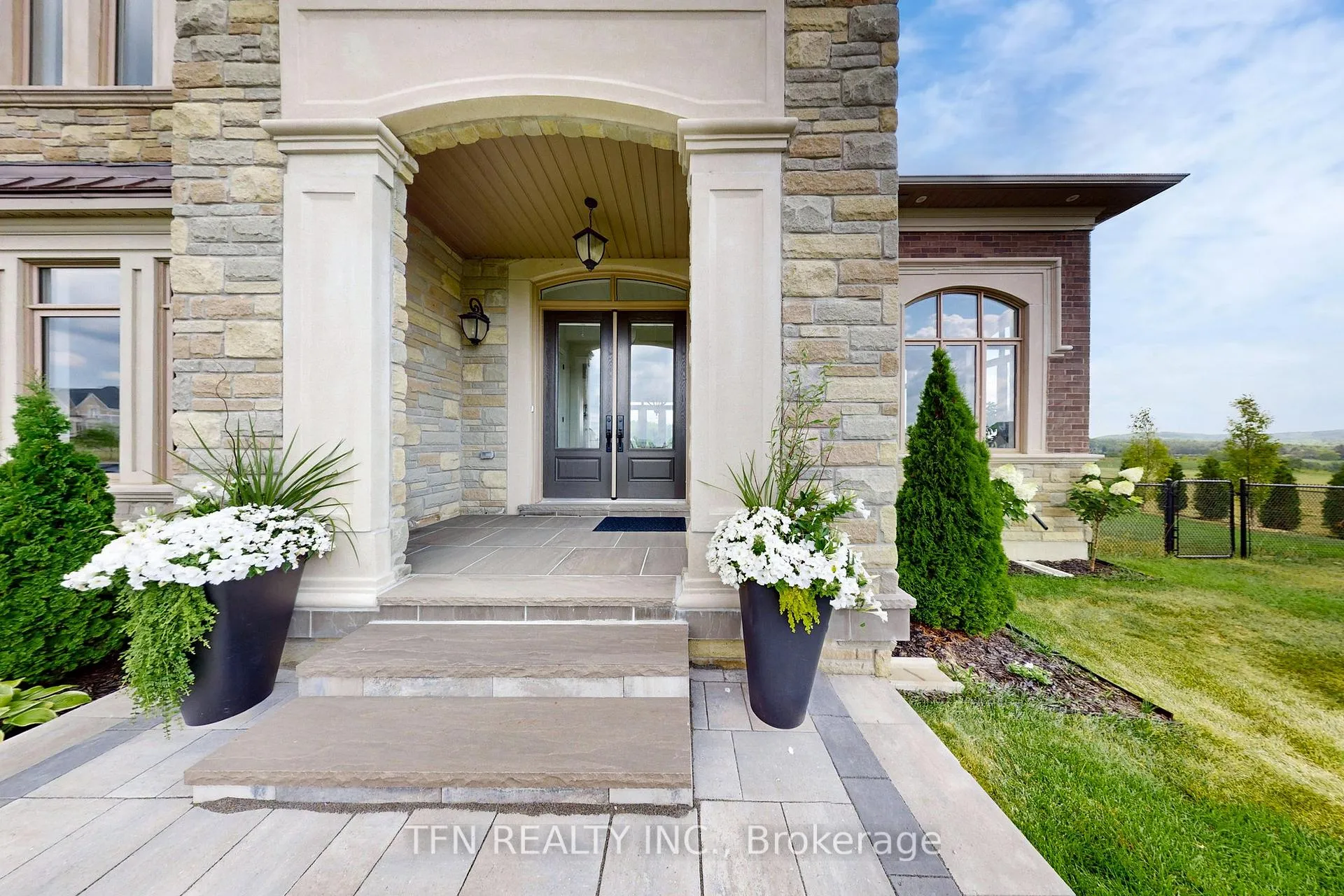Photo 5 of 258 Amos Drive, Caledon, Palgrave — HOMEH