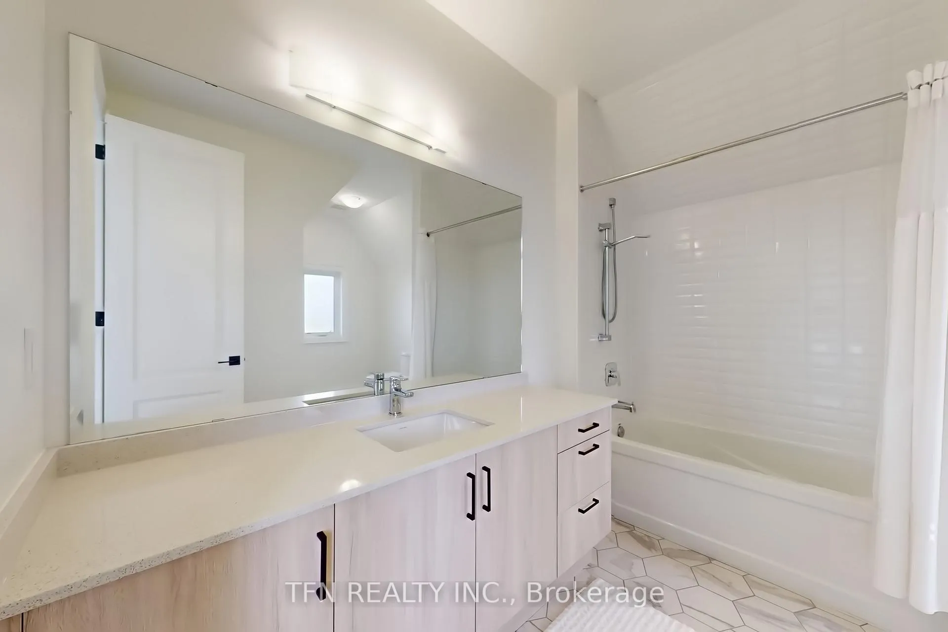 Photo 28 of 258 Amos Drive, Caledon, Palgrave — HOMEH